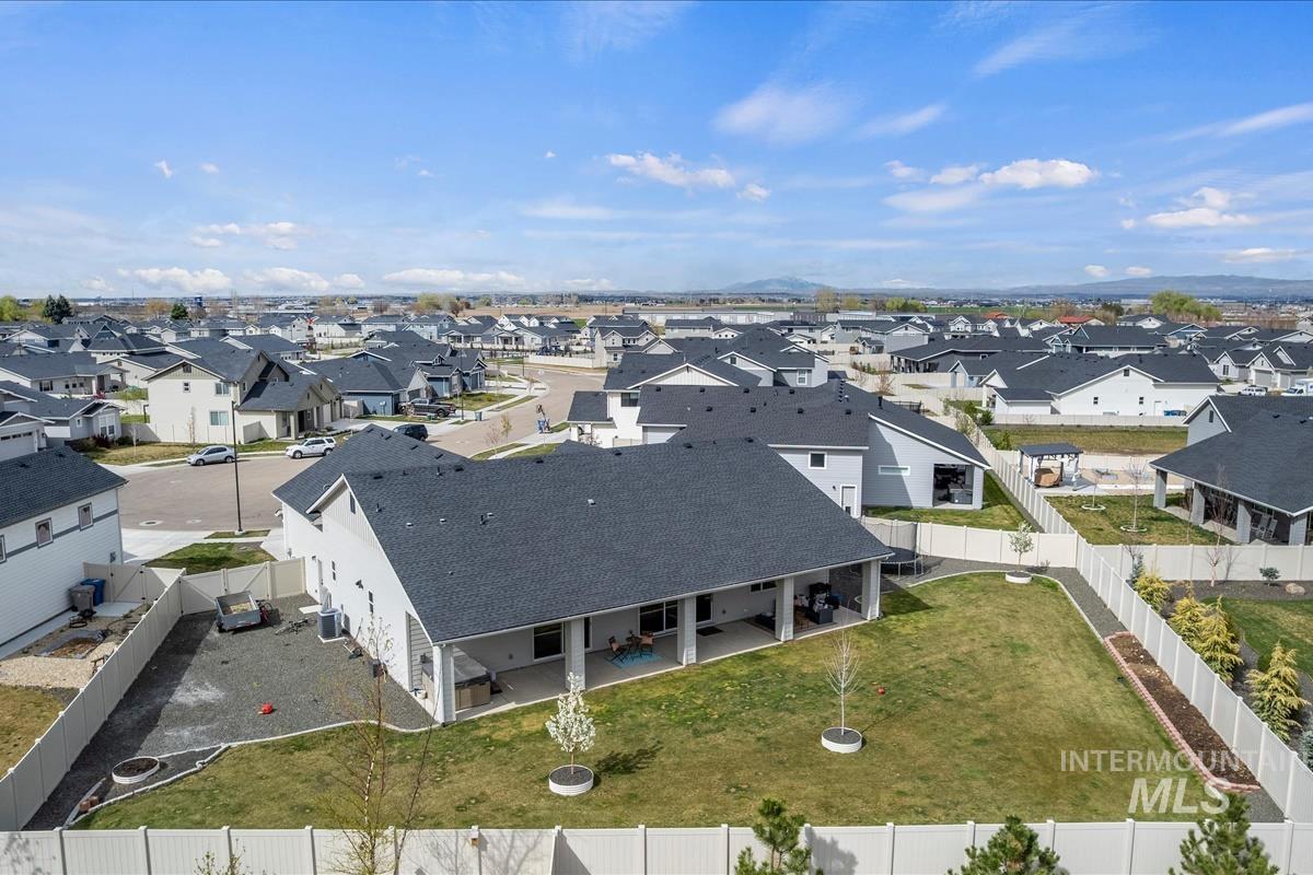 17628 N Pass City Pl, Nampa, Idaho 83687, 4 Bedrooms, 2.5 Bathrooms, Residential For Sale, Price $879,000,MLS 98980704