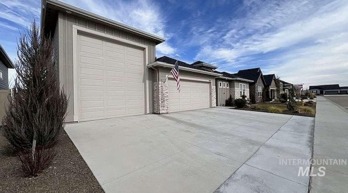 8834 E Snow Drop St, Nampa, Idaho 83687, 3 Bedrooms, 2 Bathrooms, Residential For Sale, Price $689,900,MLS 98980705