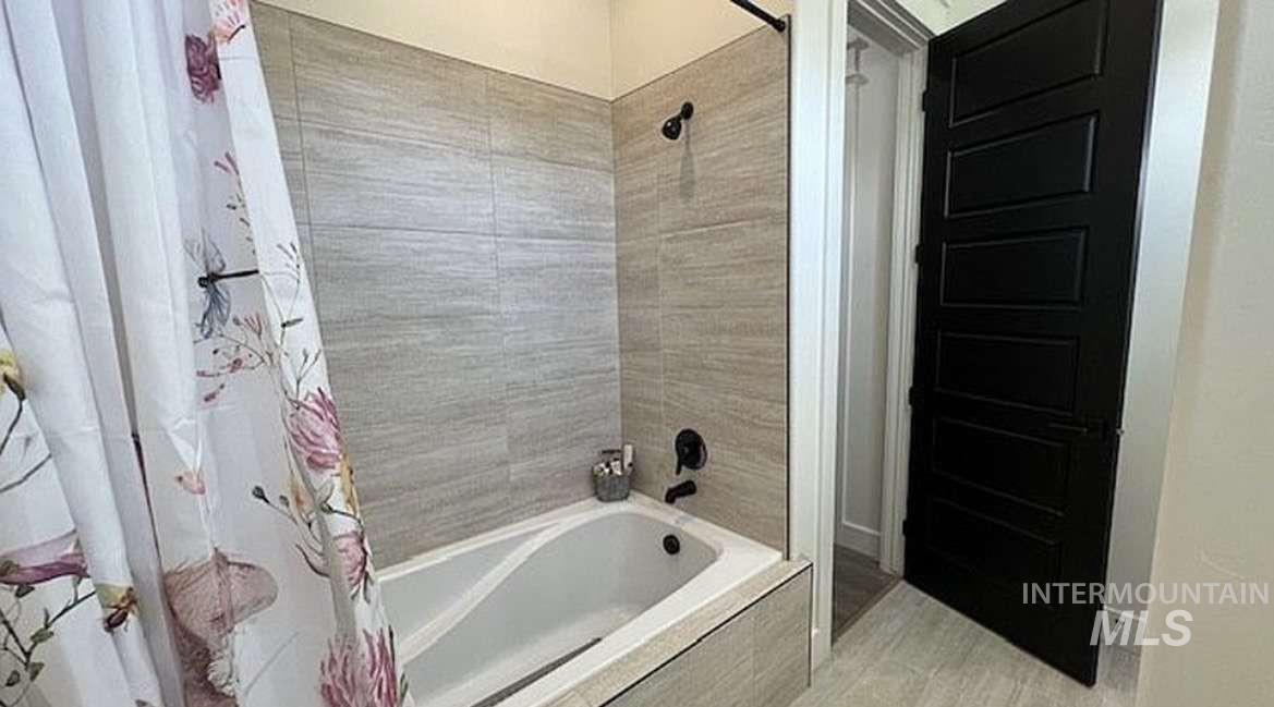 8834 E Snow Drop St, Nampa, Idaho 83687, 3 Bedrooms, 2 Bathrooms, Residential For Sale, Price $689,900,MLS 98980705