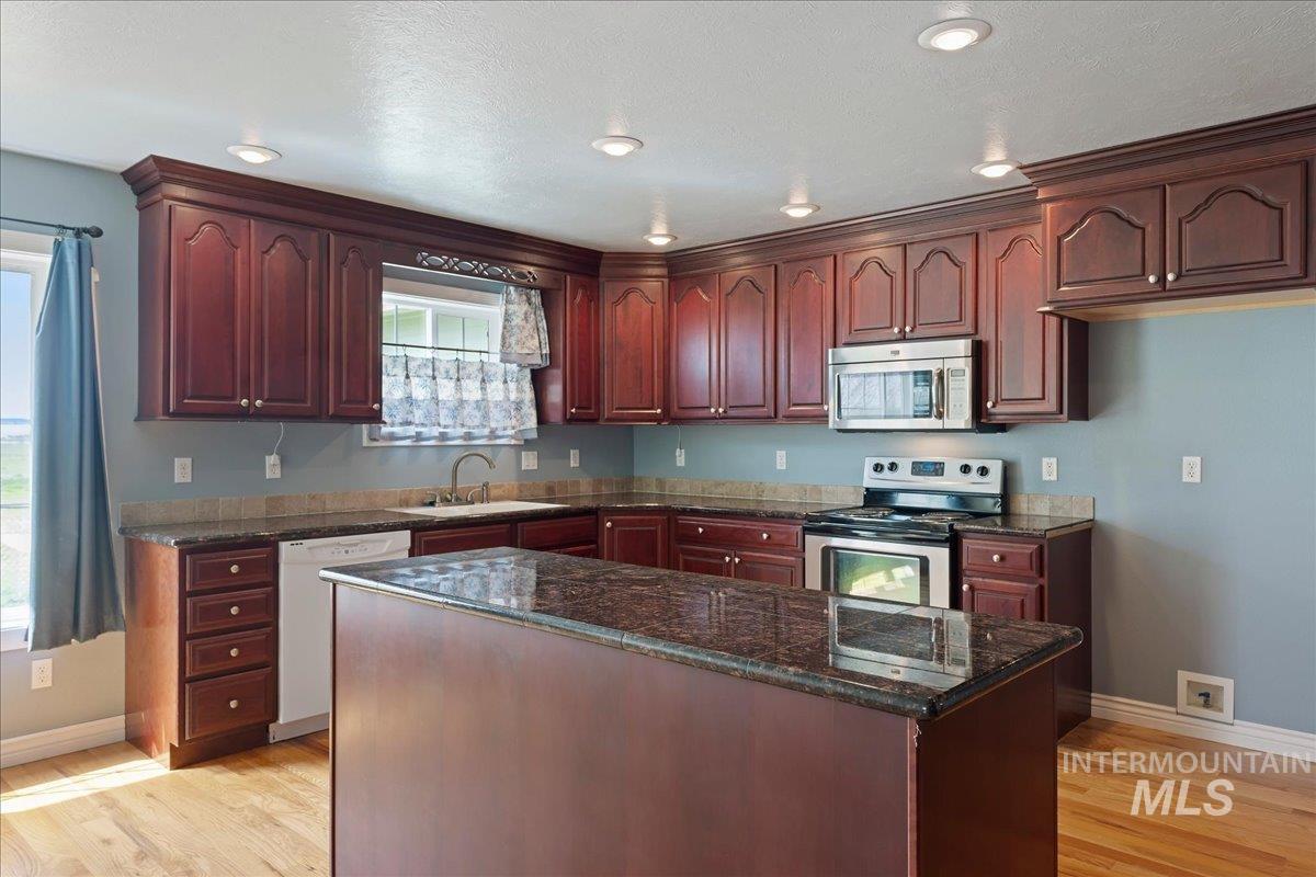 2393 NE 21st St, Payette, Idaho 83661, 4 Bedrooms, 2 Bathrooms, Residential For Sale, Price $855,000,MLS 98980707