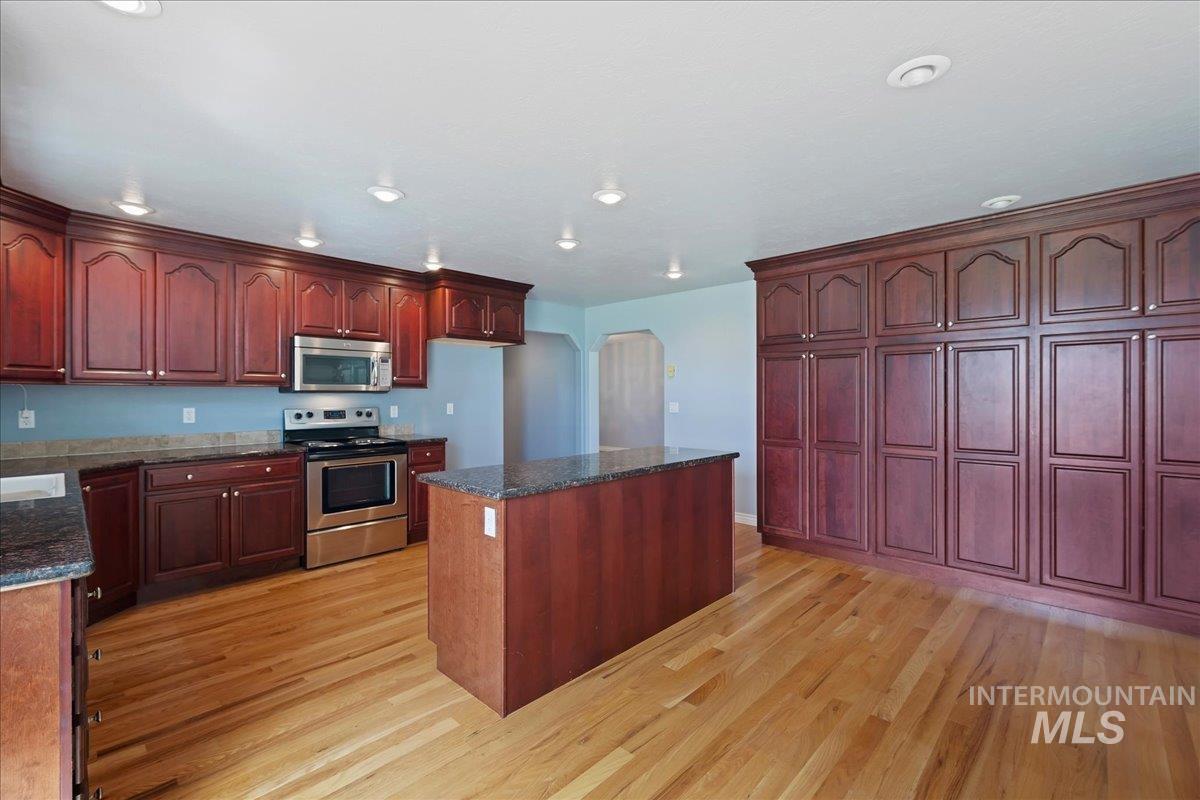 2393 NE 21st St, Payette, Idaho 83661, 4 Bedrooms, 2 Bathrooms, Residential For Sale, Price $855,000,MLS 98980707