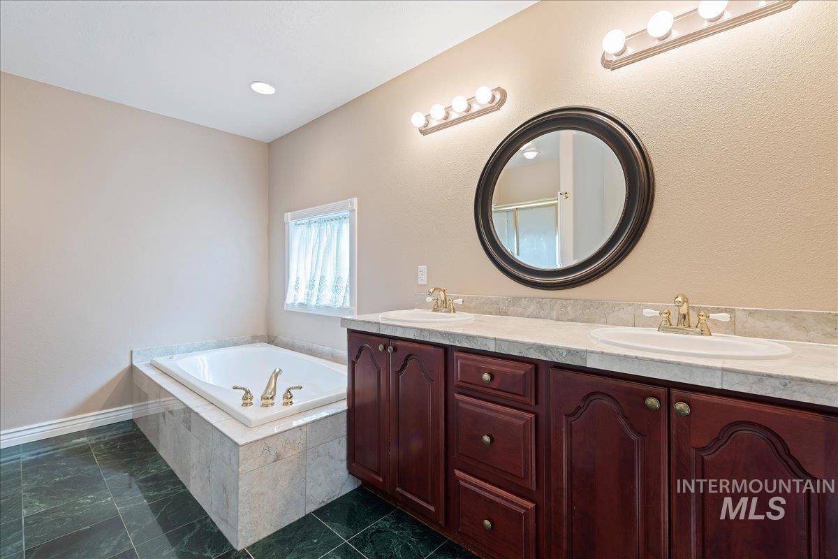 2393 NE 21st St, Payette, Idaho 83661, 4 Bedrooms, 2 Bathrooms, Residential For Sale, Price $855,000,MLS 98980707