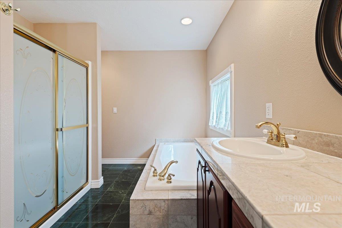 2393 NE 21st St, Payette, Idaho 83661, 4 Bedrooms, 2 Bathrooms, Residential For Sale, Price $855,000,MLS 98980707