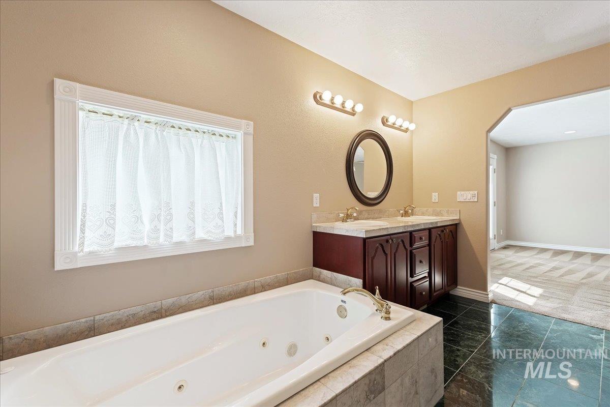 2393 NE 21st St, Payette, Idaho 83661, 4 Bedrooms, 2 Bathrooms, Residential For Sale, Price $855,000,MLS 98980707