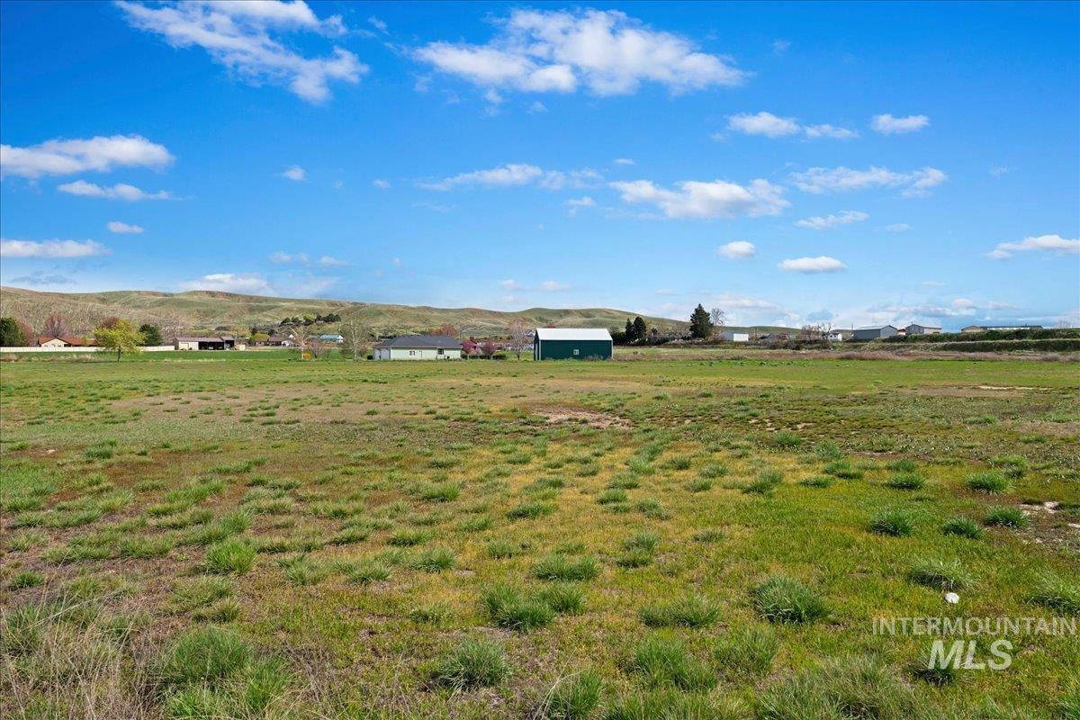 2393 NE 21st St, Payette, Idaho 83661, 4 Bedrooms, 2 Bathrooms, Residential For Sale, Price $855,000,MLS 98980707