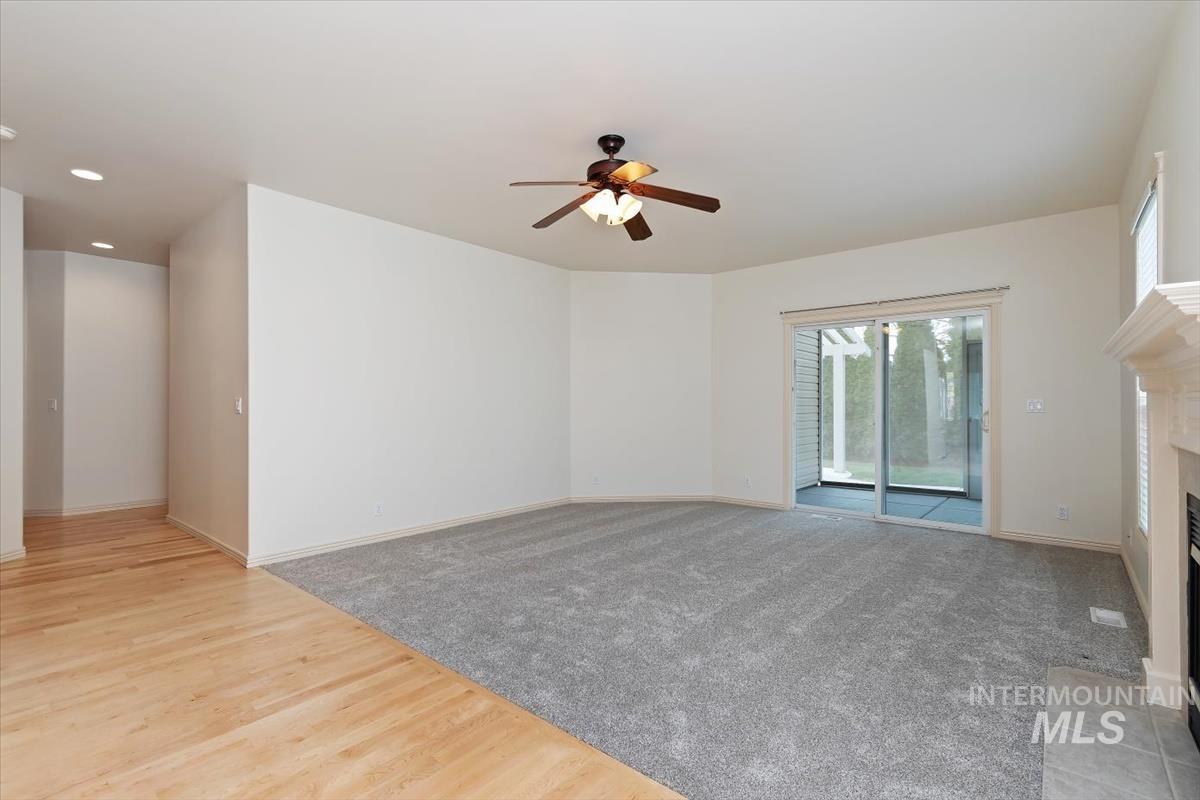 356 S Golden Eagle Lane, Eagle, Idaho 83616, 3 Bedrooms, 2 Bathrooms, Residential For Sale, Price $465,000,MLS 98980708