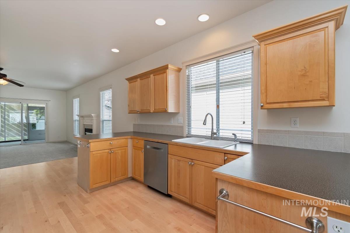 356 S Golden Eagle Lane, Eagle, Idaho 83616, 3 Bedrooms, 2 Bathrooms, Residential For Sale, Price $465,000,MLS 98980708