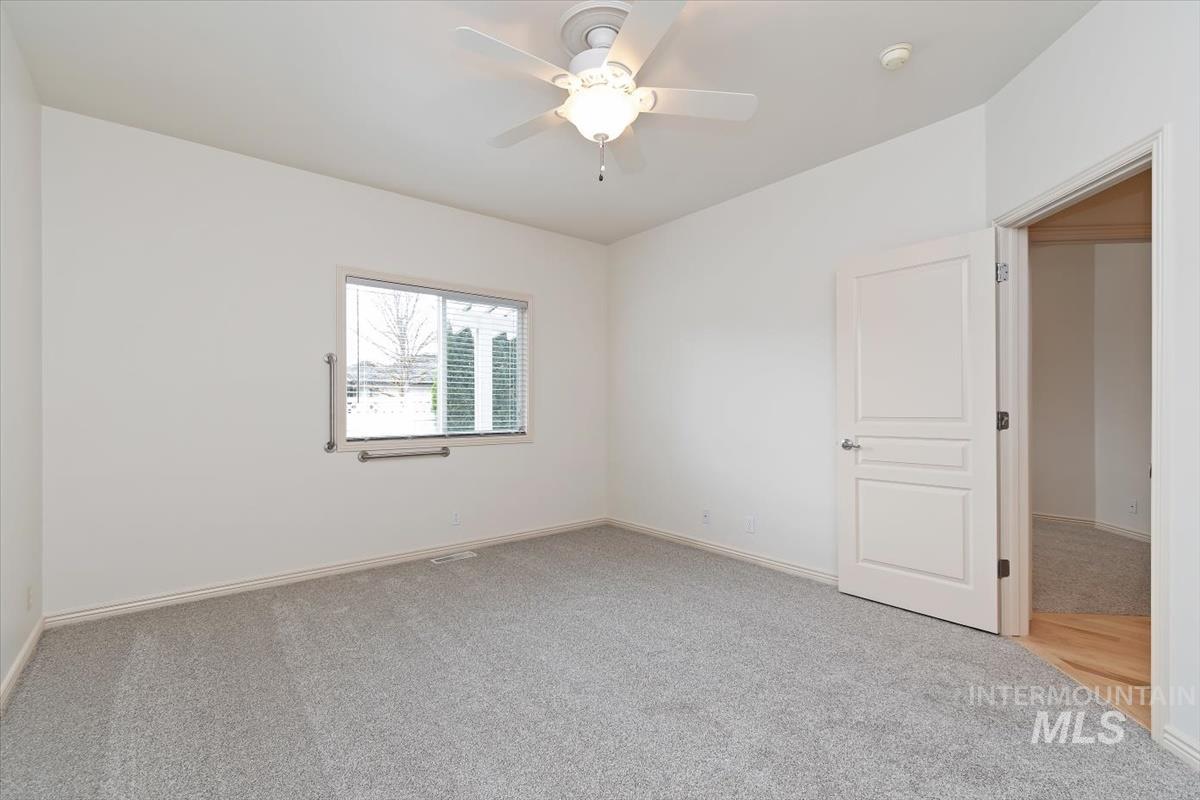 356 S Golden Eagle Lane, Eagle, Idaho 83616, 3 Bedrooms, 2 Bathrooms, Residential For Sale, Price $465,000,MLS 98980708