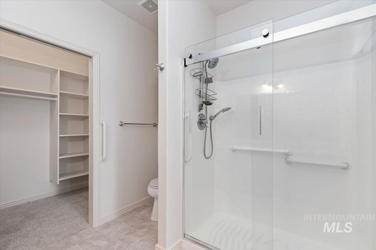 356 S Golden Eagle Lane, Eagle, Idaho 83616, 3 Bedrooms, 2 Bathrooms, Residential For Sale, Price $465,000,MLS 98980708