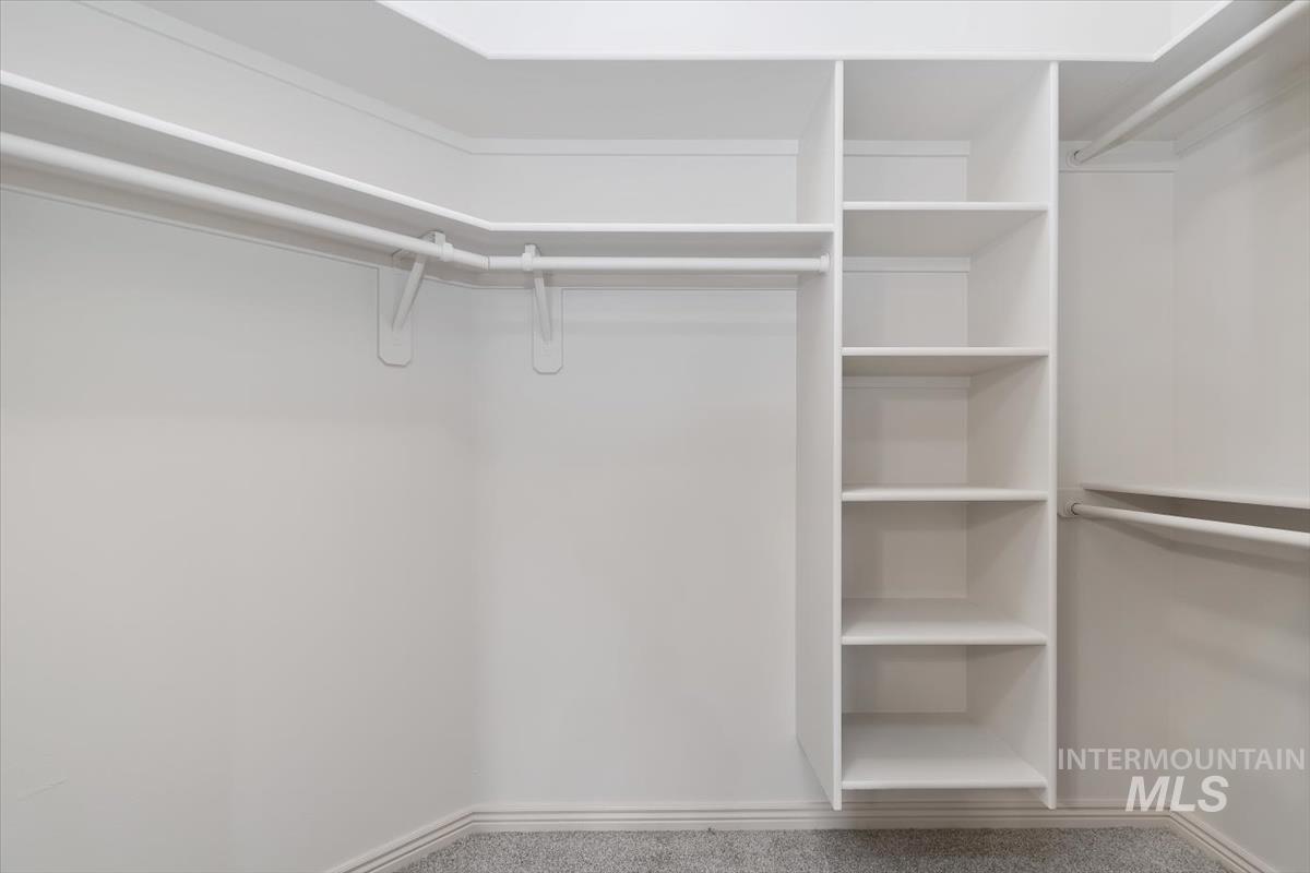 356 S Golden Eagle Lane, Eagle, Idaho 83616, 3 Bedrooms, 2 Bathrooms, Residential For Sale, Price $465,000,MLS 98980708