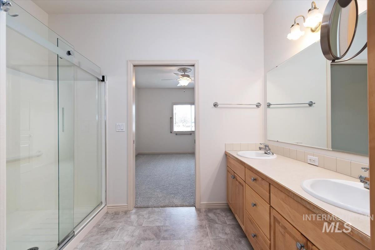 356 S Golden Eagle Lane, Eagle, Idaho 83616, 3 Bedrooms, 2 Bathrooms, Residential For Sale, Price $465,000,MLS 98980708