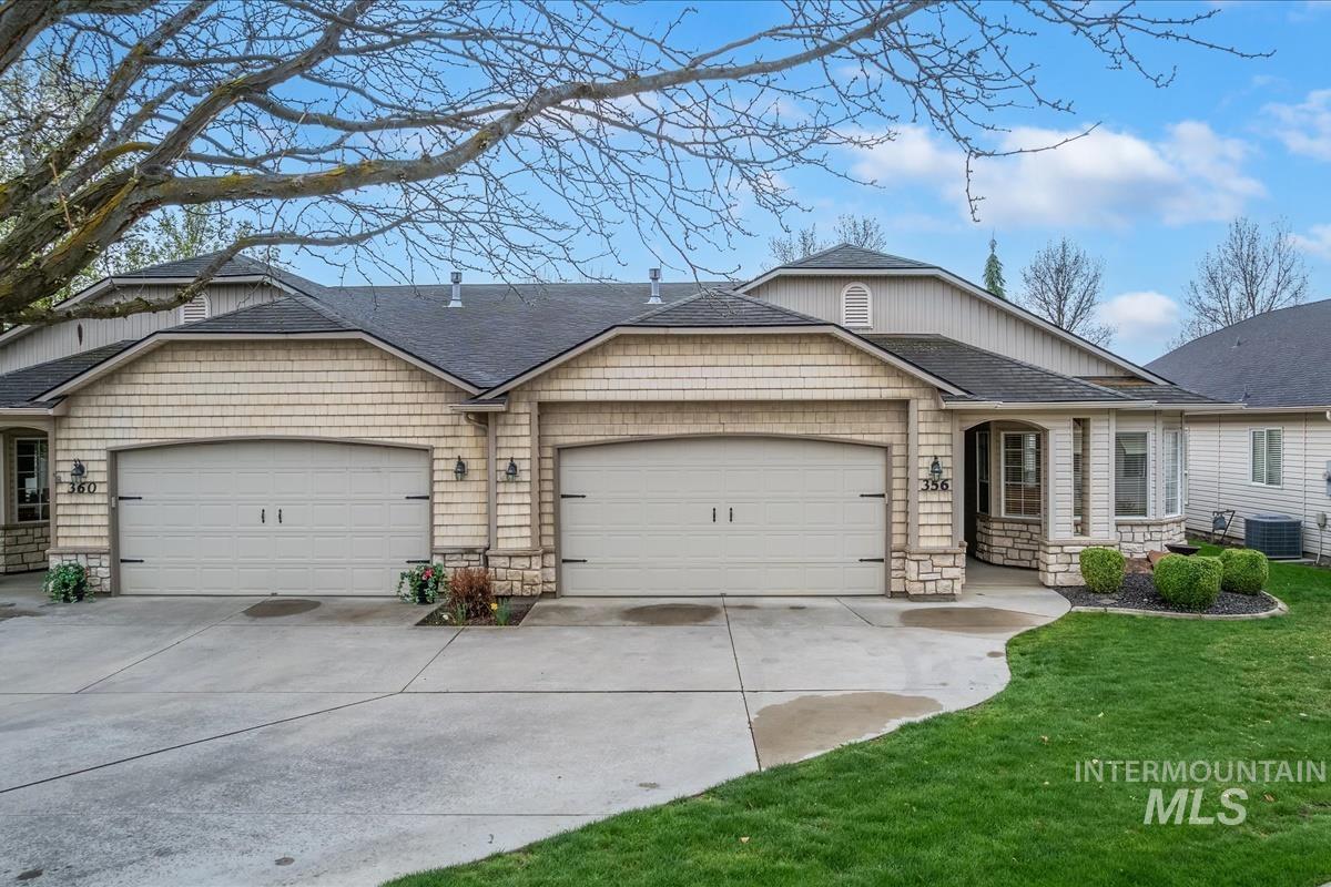 356 S Golden Eagle Lane, Eagle, Idaho 83616, 3 Bedrooms, 2 Bathrooms, Residential For Sale, Price $465,000,MLS 98980708