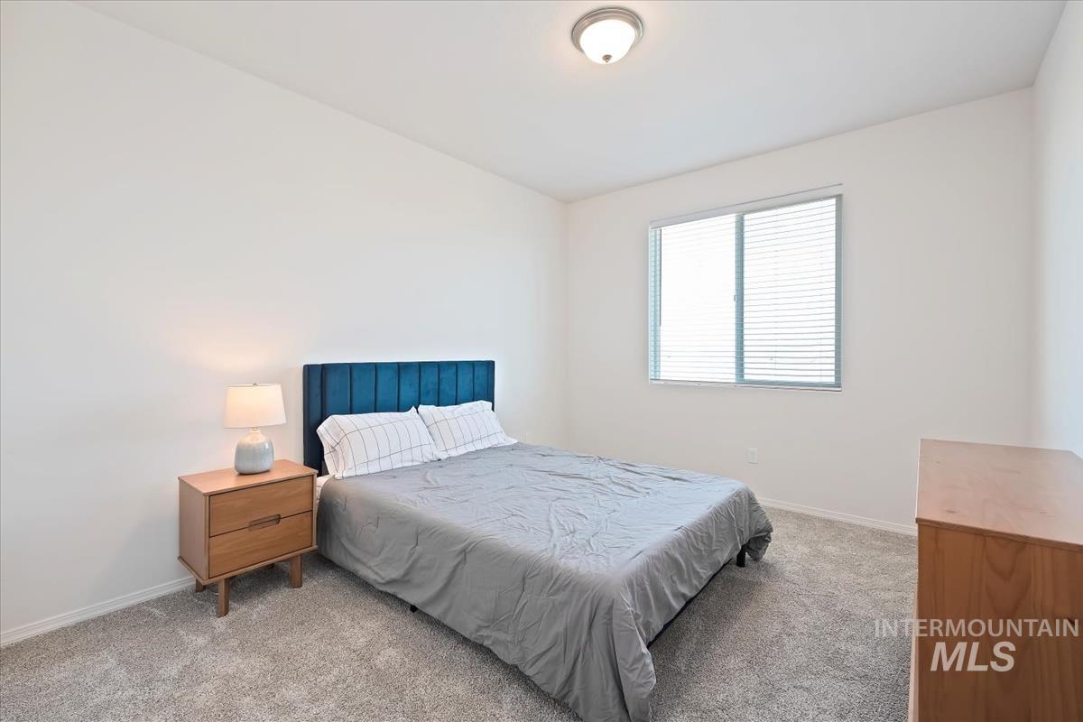 1959 NW Enterprise Street, Mountain Home, Idaho 83647, 2 Bedrooms, 2 Bathrooms, Residential For Sale, Price $294,900,MLS 98980715