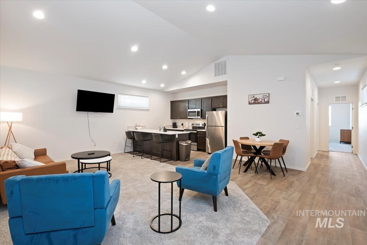 1959 NW Enterprise Street, Mountain Home, Idaho 83647, 2 Bedrooms, 2 Bathrooms, Residential For Sale, Price $294,900,MLS 98980715