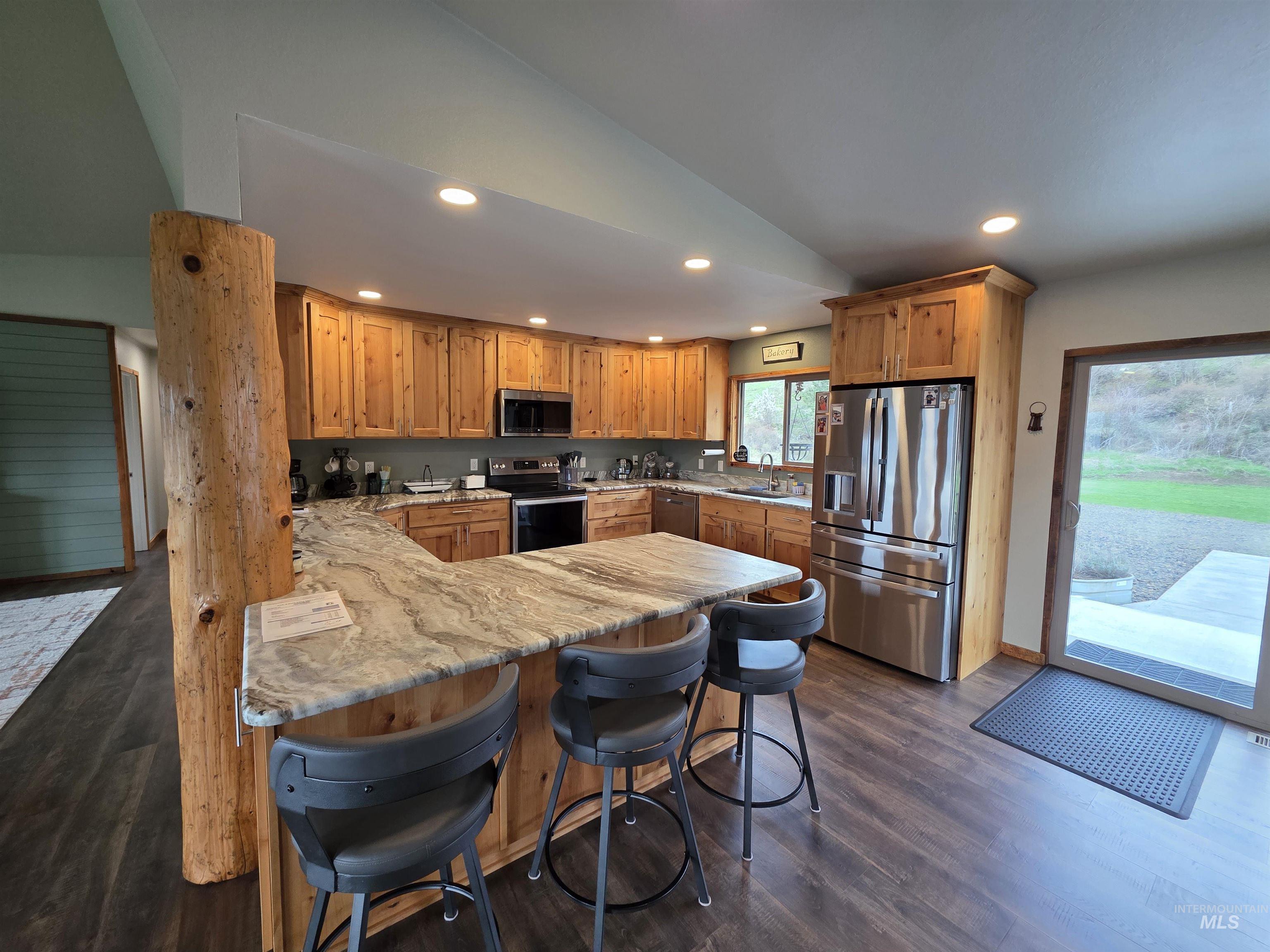 131 Beaver Nob Dr, Kamiah, Idaho 83536, 3 Bedrooms, 2 Bathrooms, Residential For Sale, Price $894,500,MLS 98980722