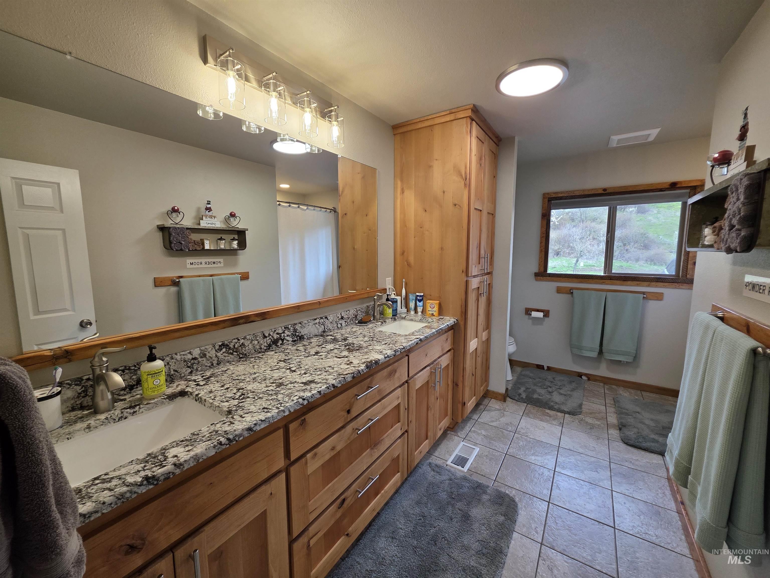 131 Beaver Nob Dr, Kamiah, Idaho 83536, 3 Bedrooms, 2 Bathrooms, Residential For Sale, Price $894,500,MLS 98980722