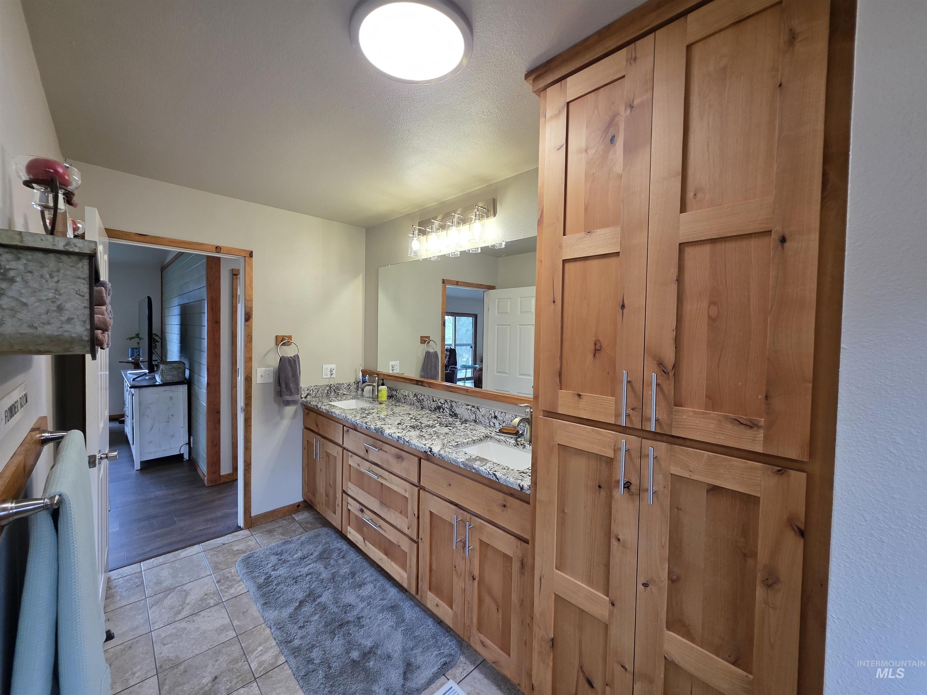 131 Beaver Nob Dr, Kamiah, Idaho 83536, 3 Bedrooms, 2 Bathrooms, Residential For Sale, Price $894,500,MLS 98980722