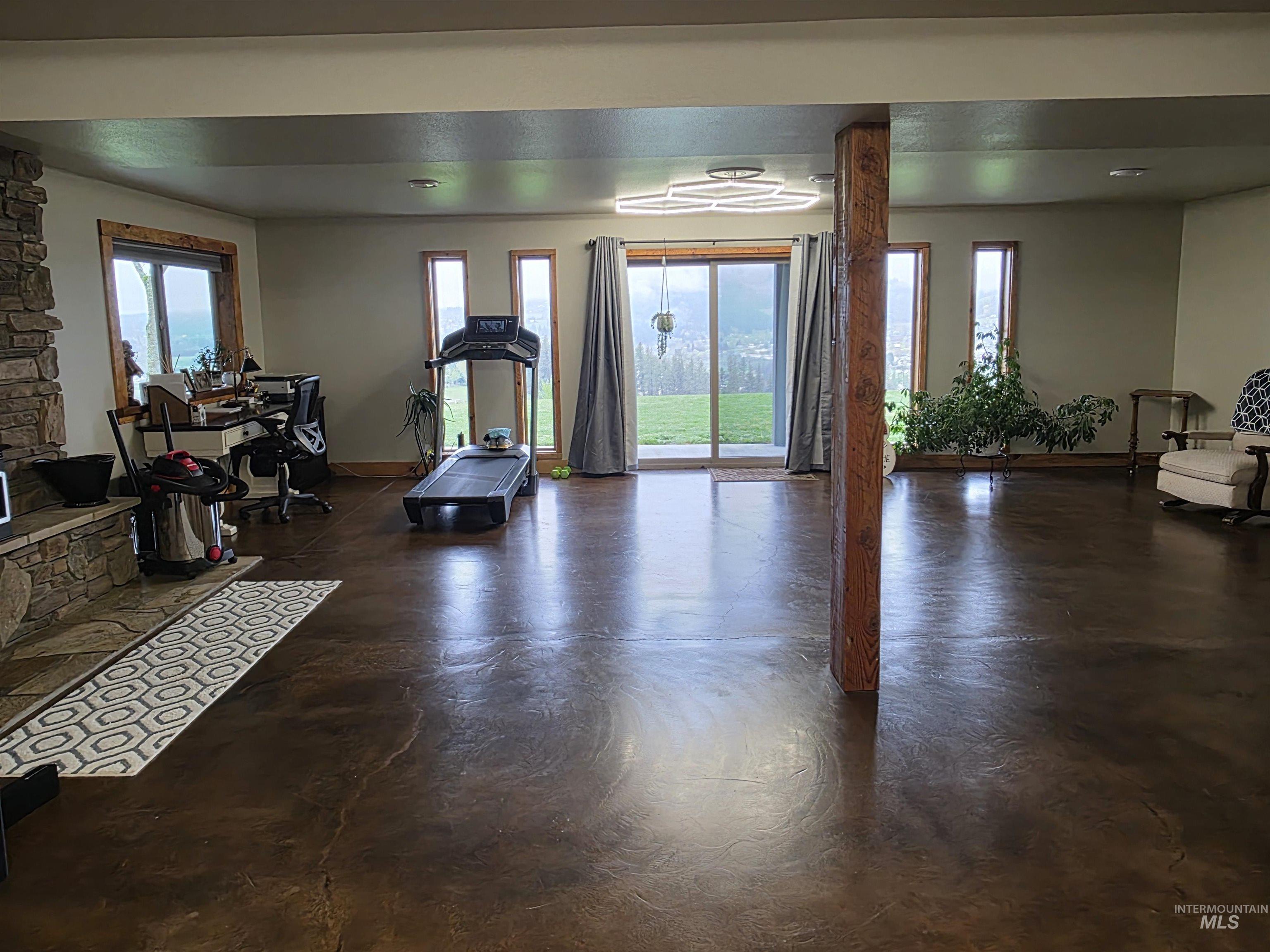 131 Beaver Nob Dr, Kamiah, Idaho 83536, 3 Bedrooms, 2 Bathrooms, Residential For Sale, Price $894,500,MLS 98980722