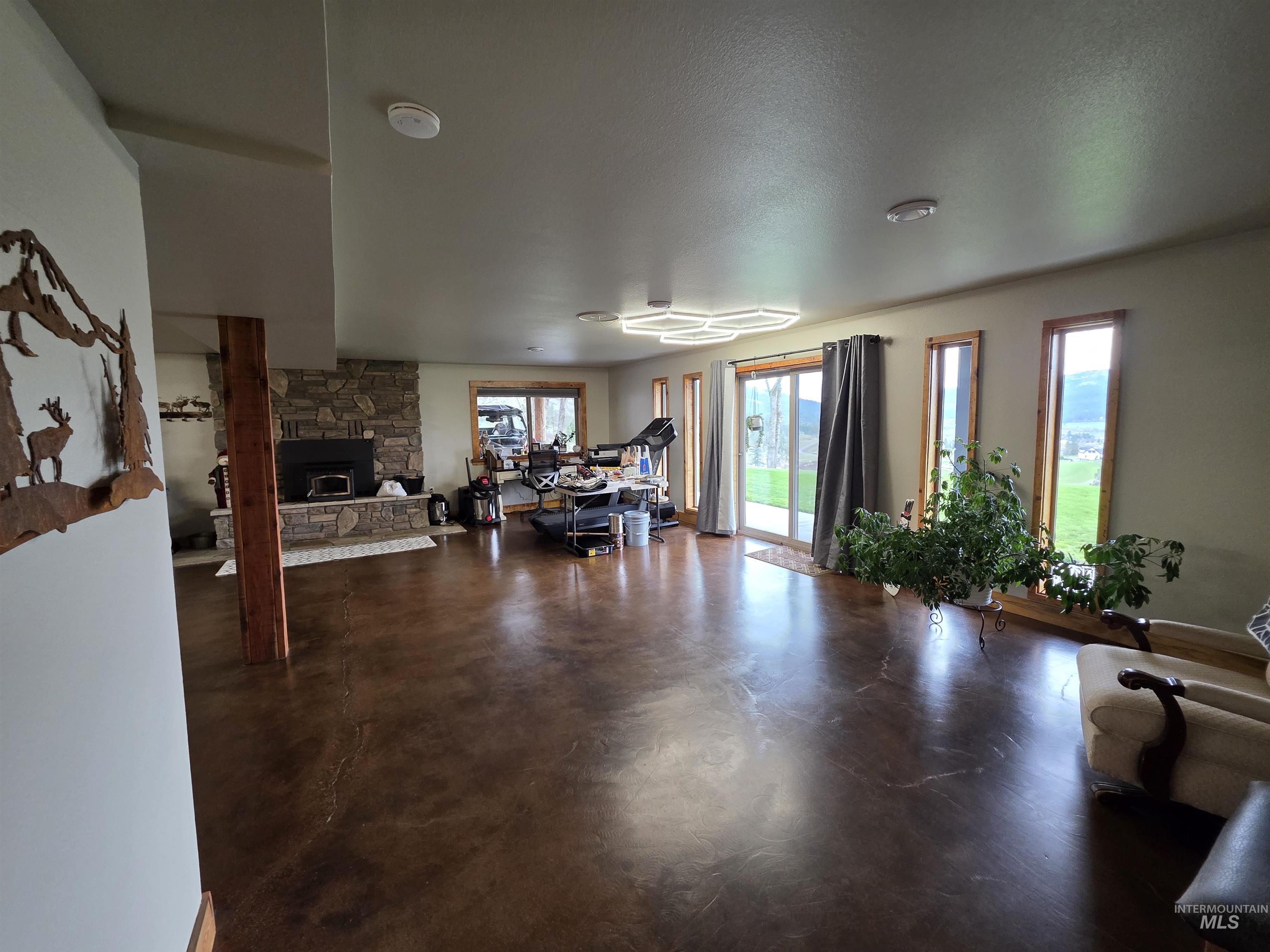 131 Beaver Nob Dr, Kamiah, Idaho 83536, 3 Bedrooms, 2 Bathrooms, Residential For Sale, Price $894,500,MLS 98980722