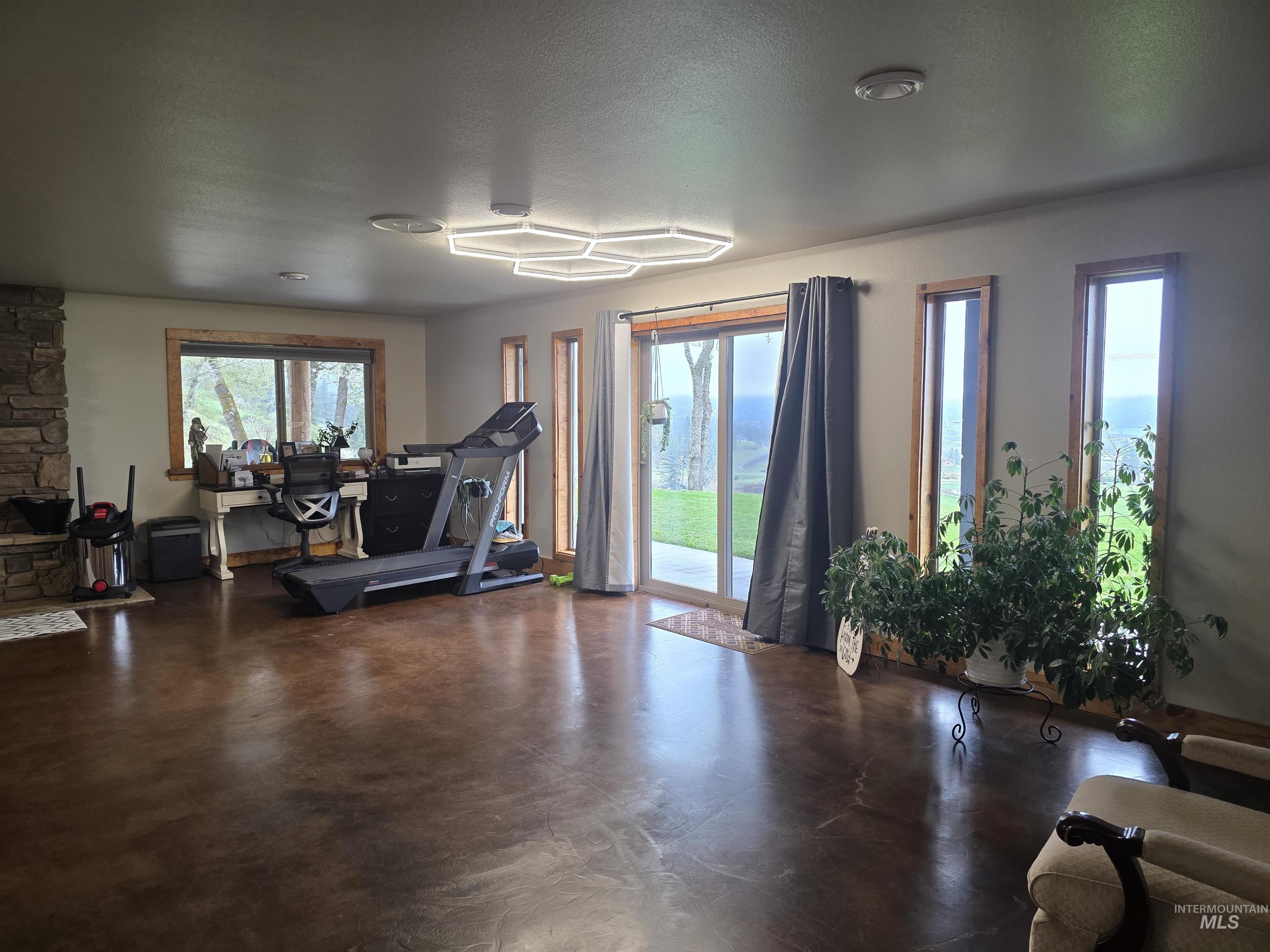 131 Beaver Nob Dr, Kamiah, Idaho 83536, 3 Bedrooms, 2 Bathrooms, Residential For Sale, Price $894,500,MLS 98980722