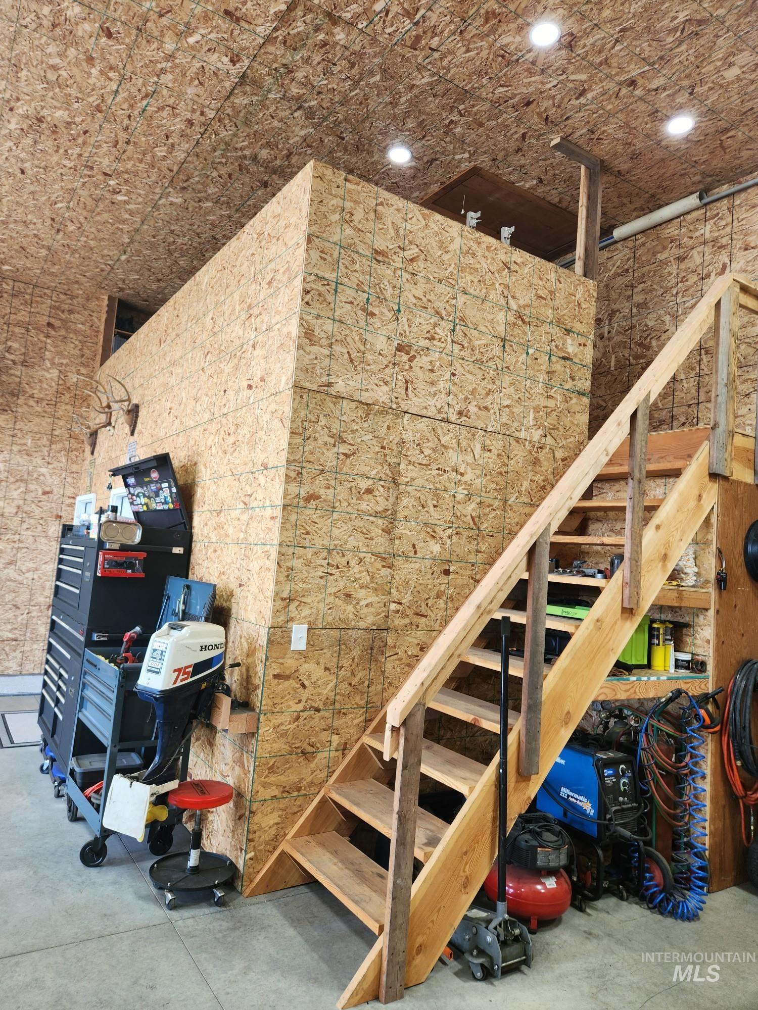 131 Beaver Nob Dr, Kamiah, Idaho 83536, 3 Bedrooms, 2 Bathrooms, Residential For Sale, Price $894,500,MLS 98980722