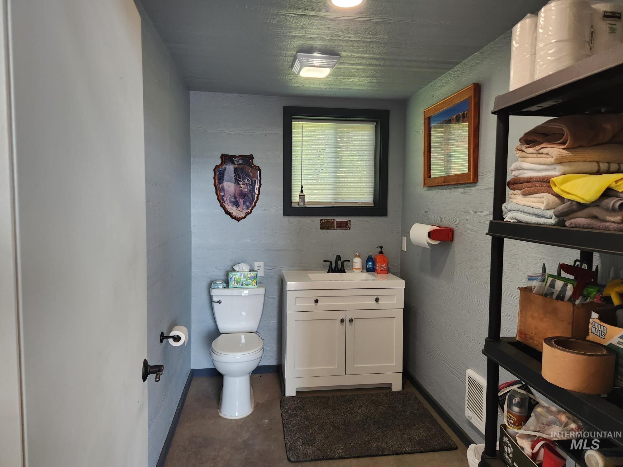 131 Beaver Nob Dr, Kamiah, Idaho 83536, 3 Bedrooms, 2 Bathrooms, Residential For Sale, Price $894,500,MLS 98980722