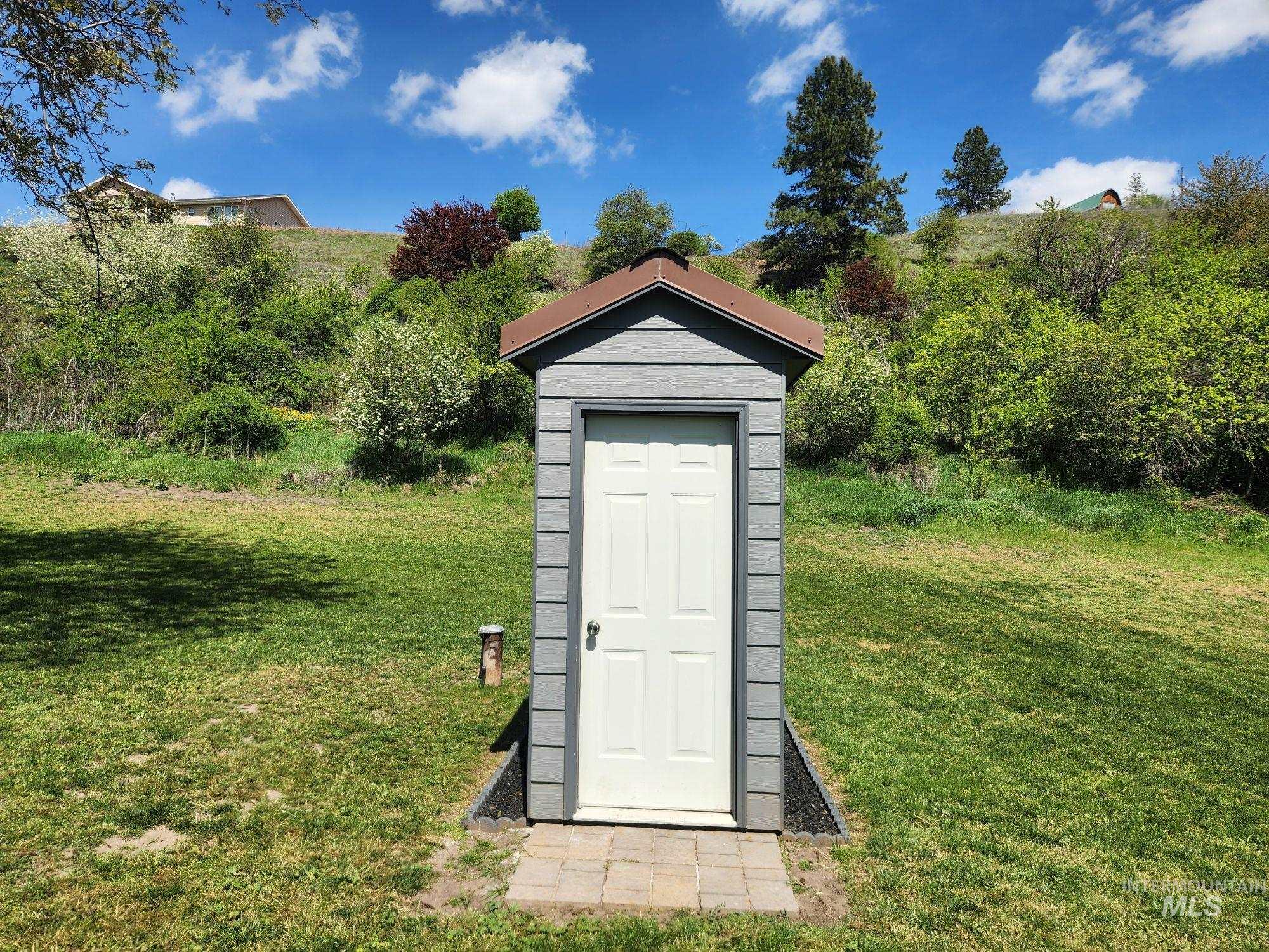 131 Beaver Nob Dr, Kamiah, Idaho 83536, 3 Bedrooms, 2 Bathrooms, Residential For Sale, Price $894,500,MLS 98980722