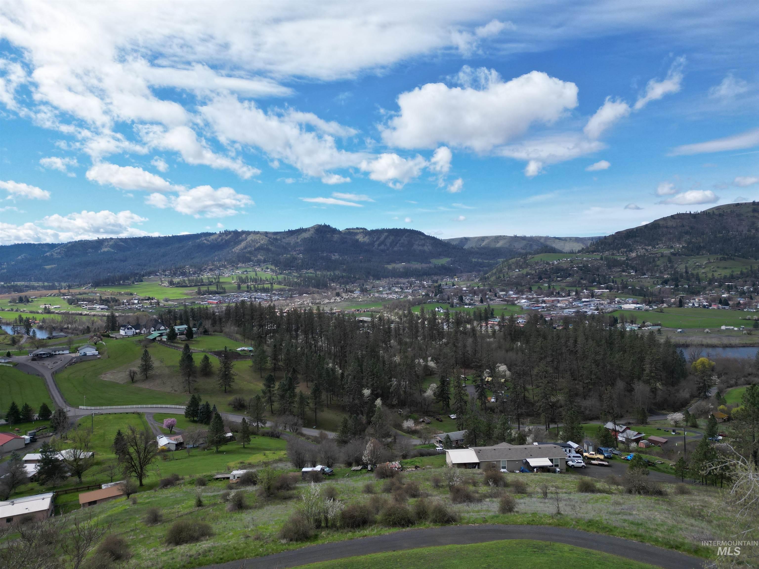 131 Beaver Nob Dr, Kamiah, Idaho 83536, 3 Bedrooms, 2 Bathrooms, Residential For Sale, Price $894,500,MLS 98980722