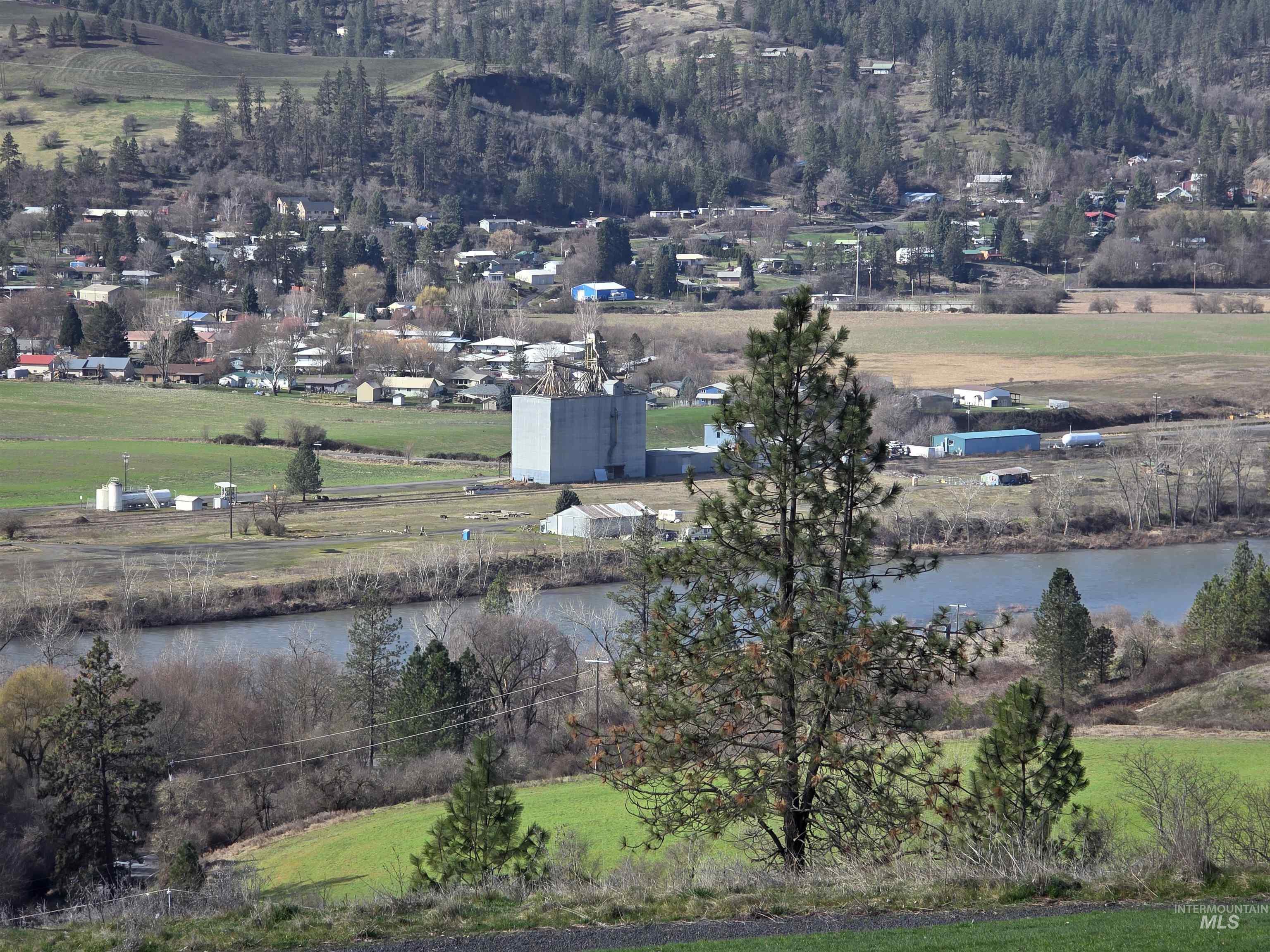 131 Beaver Nob Dr, Kamiah, Idaho 83536, 3 Bedrooms, 2 Bathrooms, Residential For Sale, Price $894,500,MLS 98980722