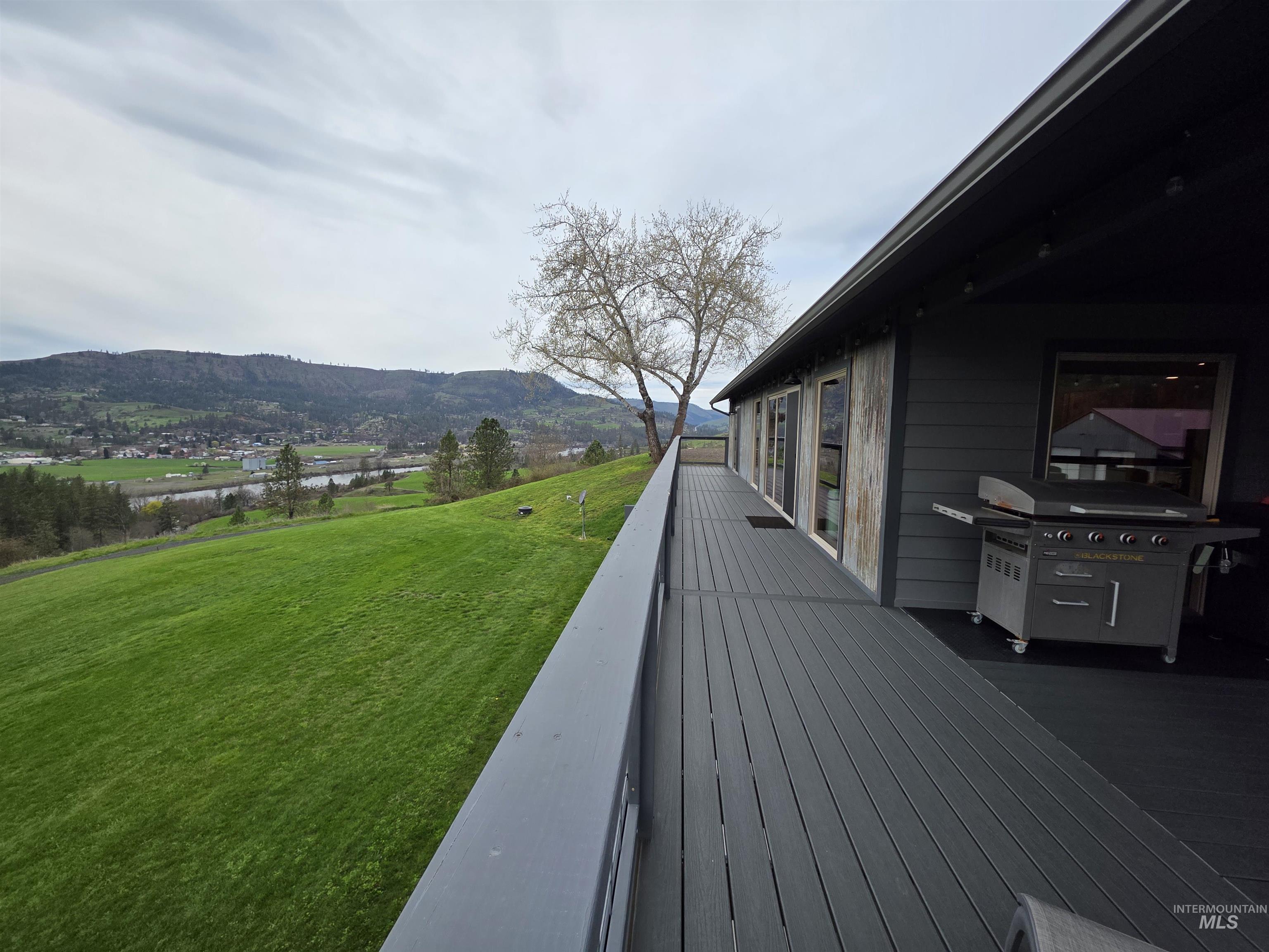 131 Beaver Nob Dr, Kamiah, Idaho 83536, 3 Bedrooms, 2 Bathrooms, Residential For Sale, Price $894,500,MLS 98980722