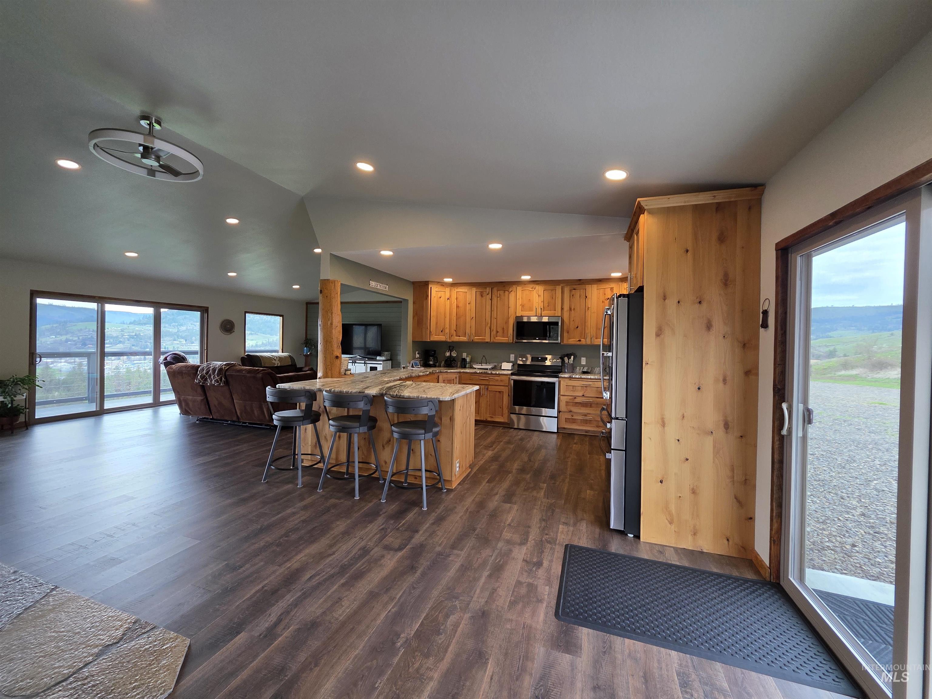 131 Beaver Nob Dr, Kamiah, Idaho 83536, 3 Bedrooms, 2 Bathrooms, Residential For Sale, Price $894,500,MLS 98980722