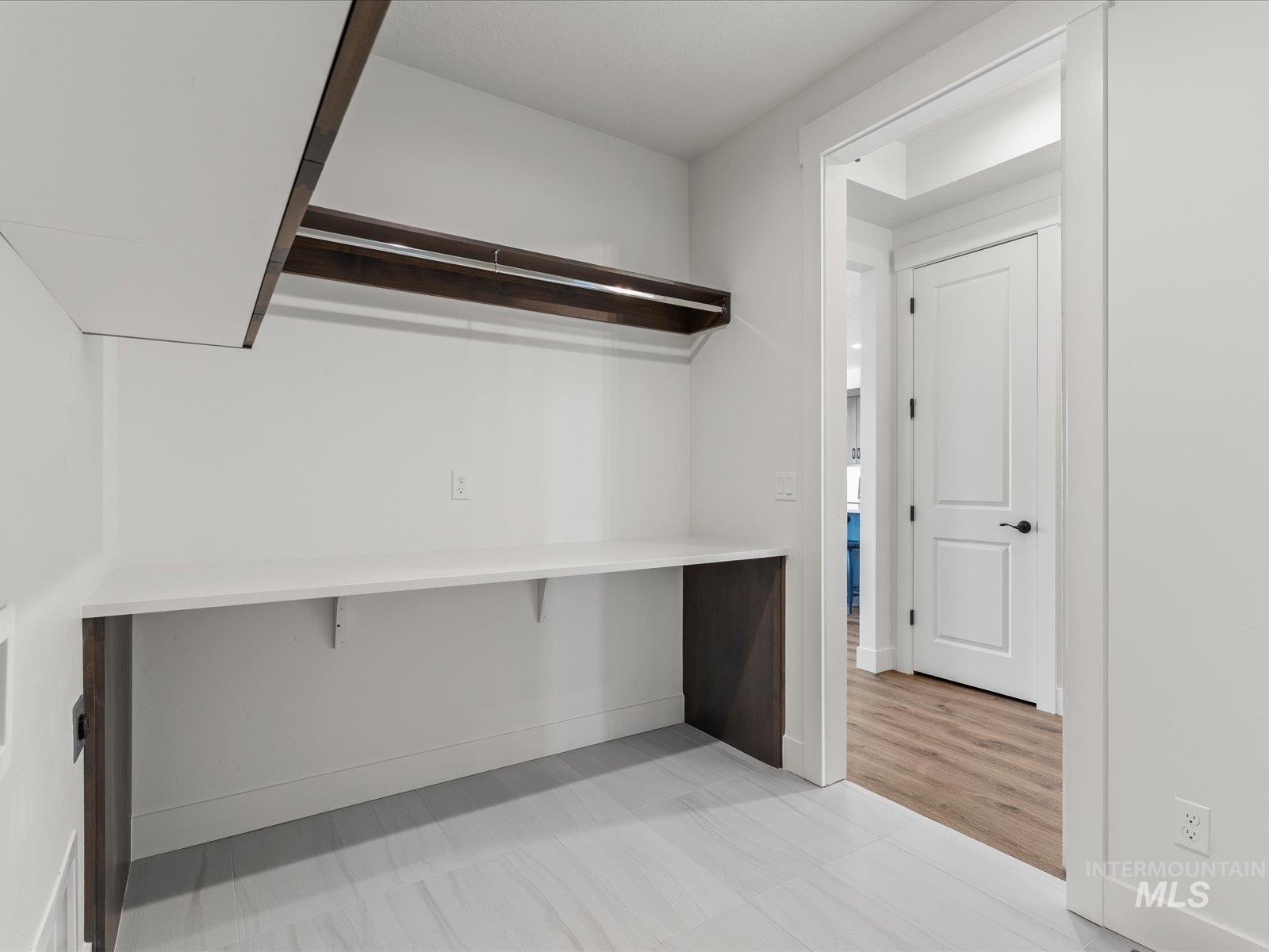 365 S Bumper Way, Boise, Idaho 83716, 3 Bedrooms, 2 Bathrooms, Residential For Sale, Price $489,900,MLS 98980723