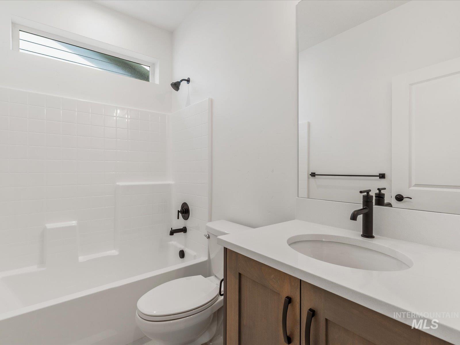 365 S Bumper Way, Boise, Idaho 83716, 3 Bedrooms, 2 Bathrooms, Residential For Sale, Price $489,900,MLS 98980723