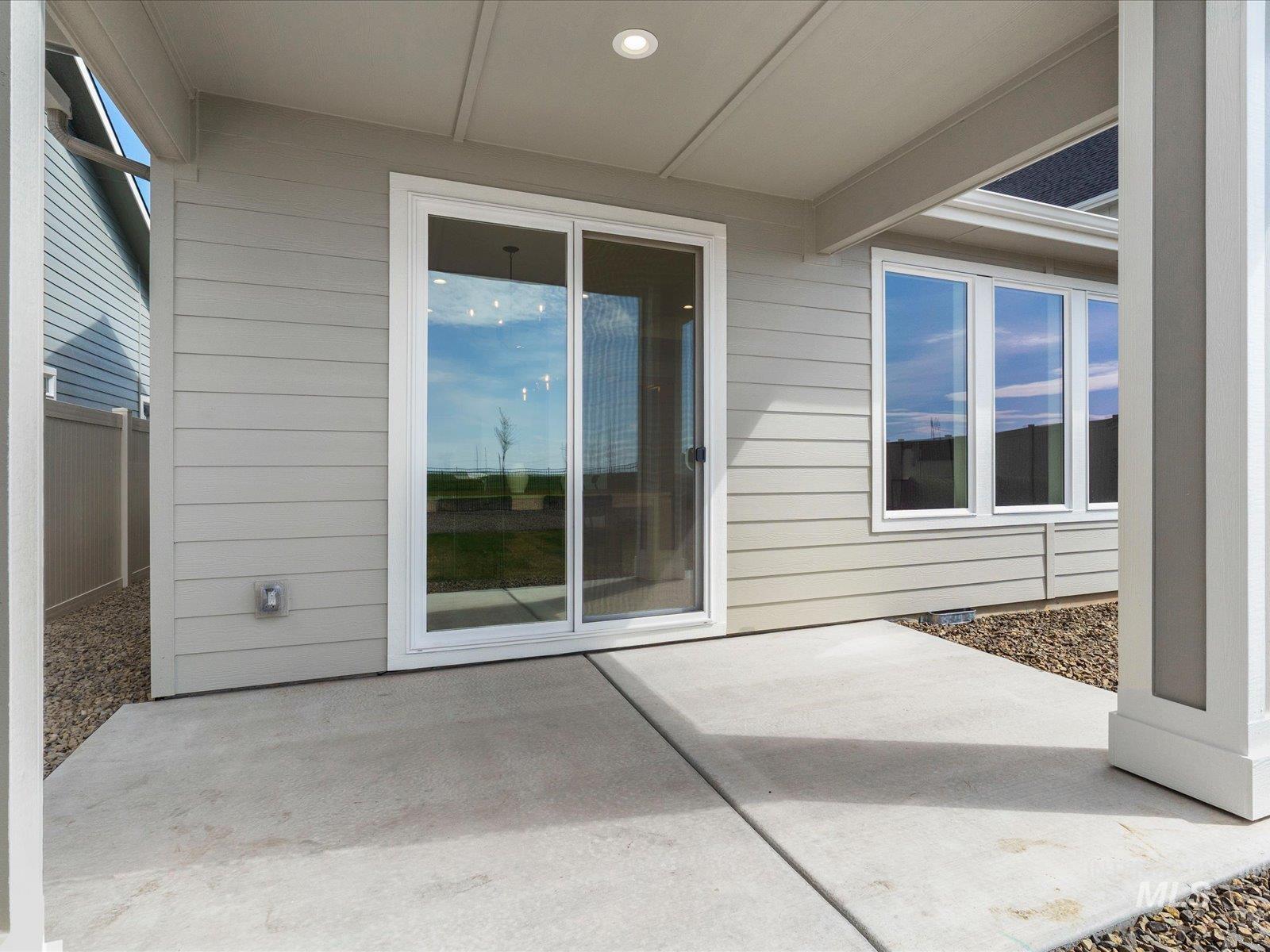 365 S Bumper Way, Boise, Idaho 83716, 3 Bedrooms, 2 Bathrooms, Residential For Sale, Price $489,900,MLS 98980723