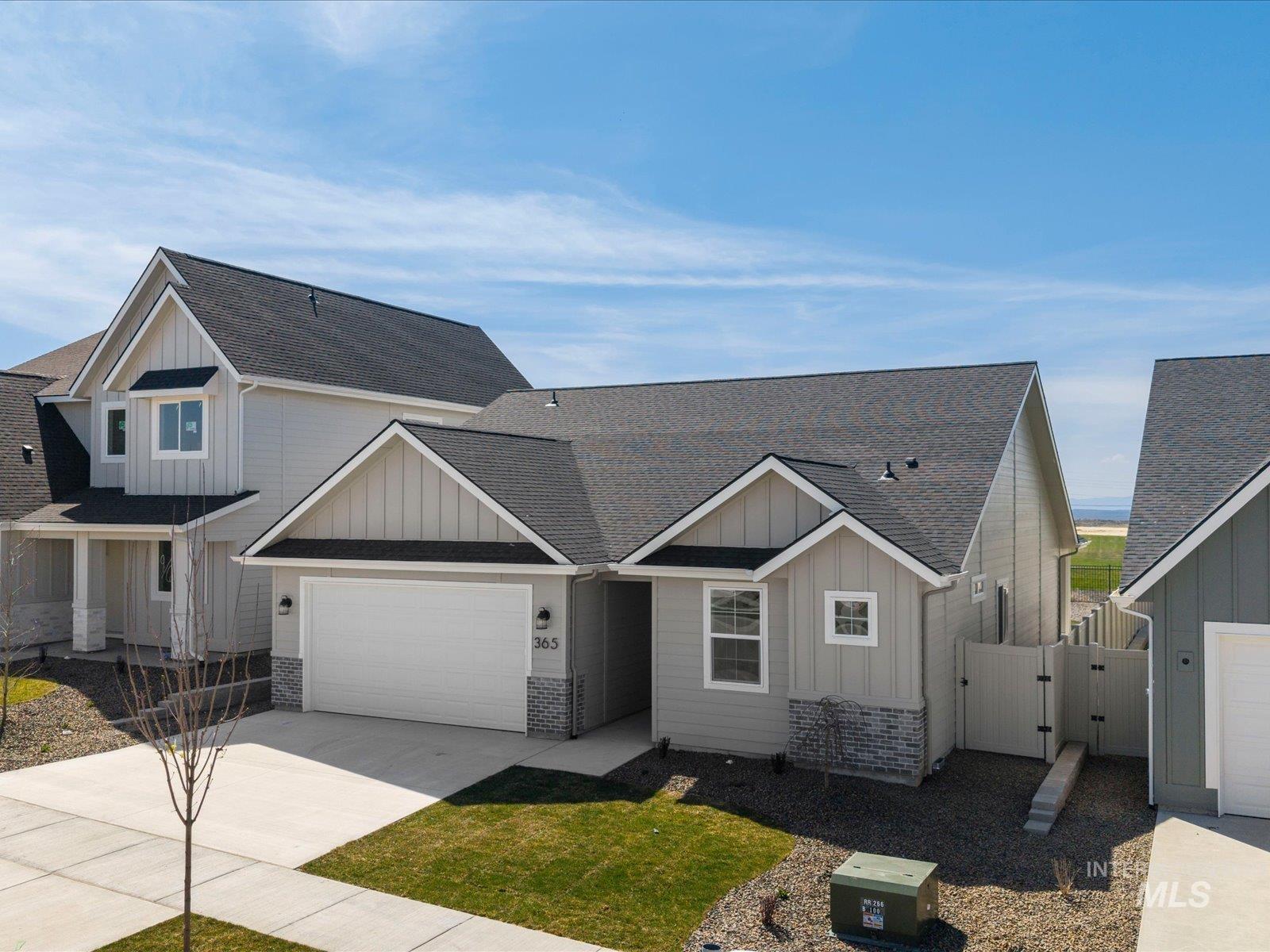 365 S Bumper Way, Boise, Idaho 83716, 3 Bedrooms, 2 Bathrooms, Residential For Sale, Price $489,900,MLS 98980723