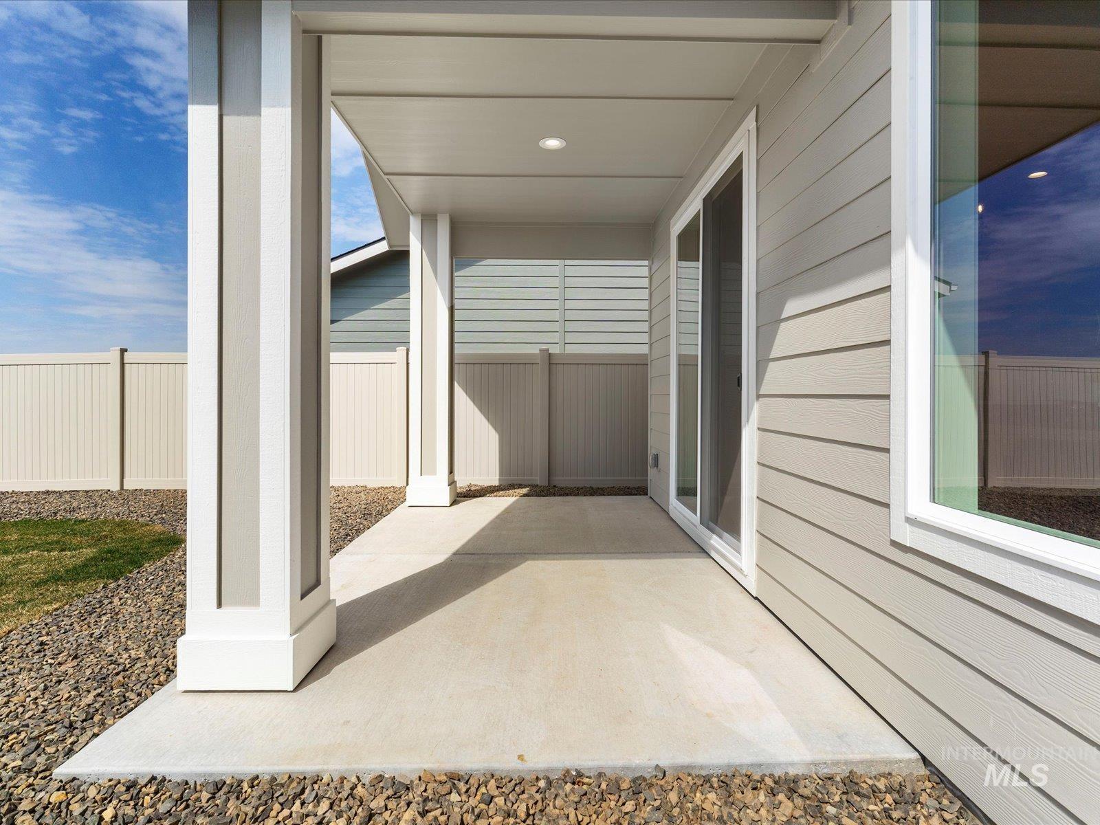 365 S Bumper Way, Boise, Idaho 83716, 3 Bedrooms, 2 Bathrooms, Residential For Sale, Price $489,900,MLS 98980723