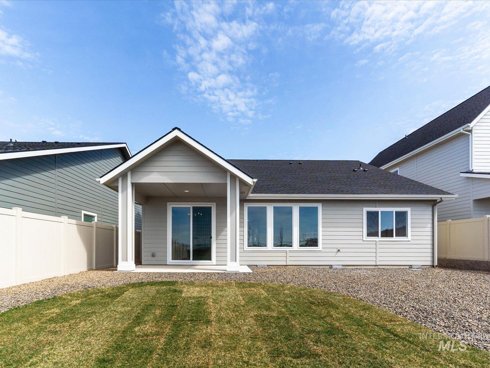 365 S Bumper Way, Boise, Idaho 83716, 3 Bedrooms, 2 Bathrooms, Residential For Sale, Price $489,900,MLS 98980723