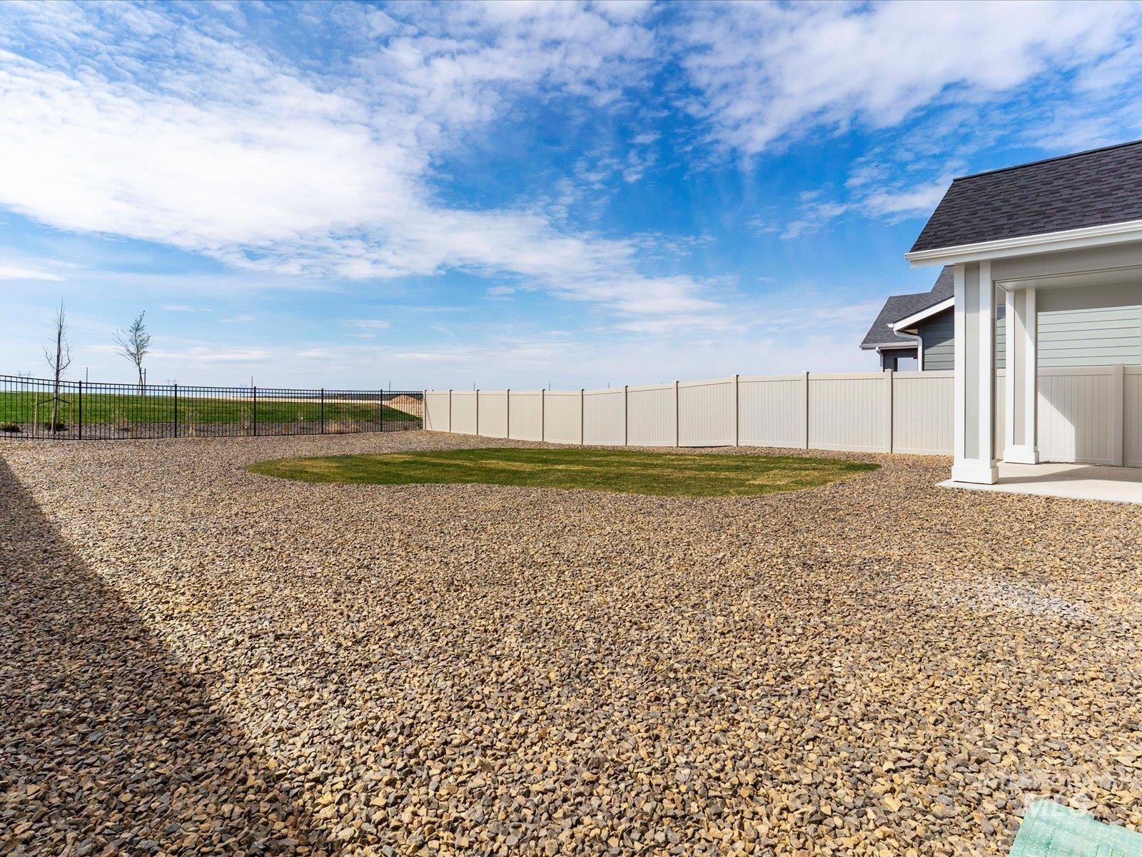 365 S Bumper Way, Boise, Idaho 83716, 3 Bedrooms, 2 Bathrooms, Residential For Sale, Price $489,900,MLS 98980723