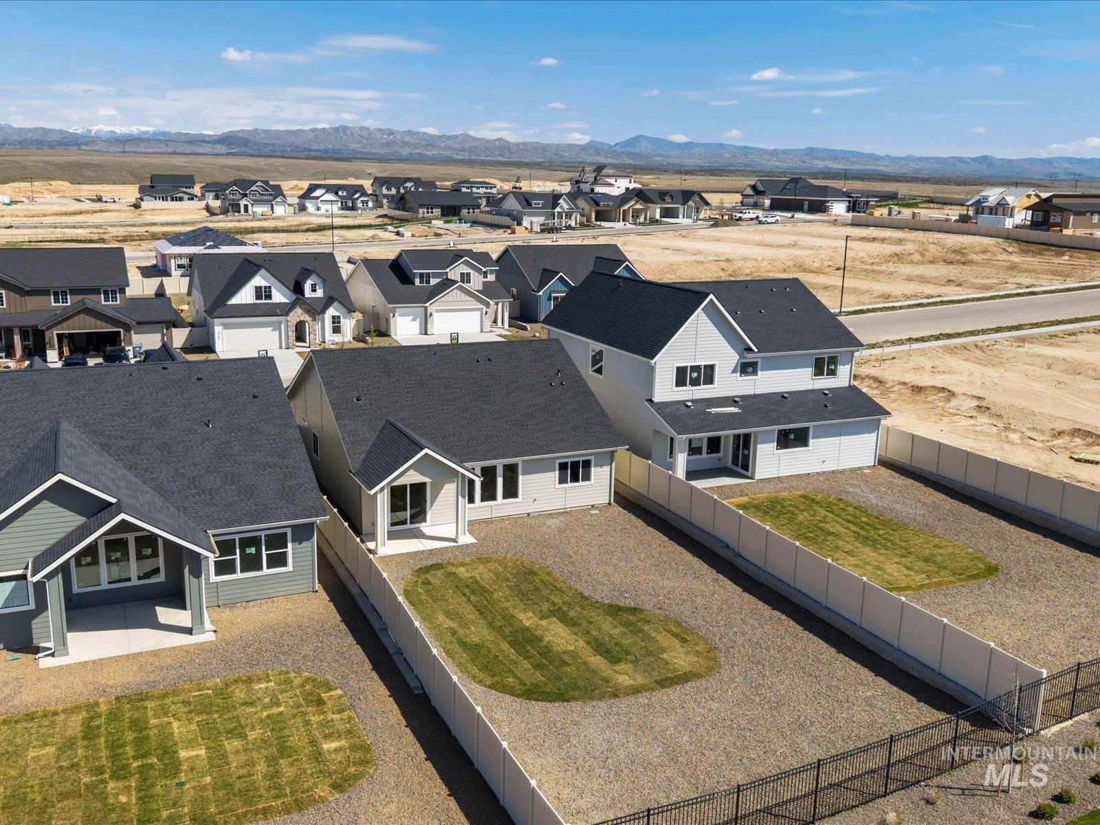 365 S Bumper Way, Boise, Idaho 83716, 3 Bedrooms, 2 Bathrooms, Residential For Sale, Price $489,900,MLS 98980723