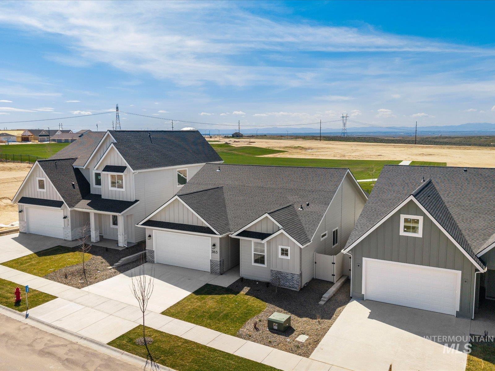 365 S Bumper Way, Boise, Idaho 83716, 3 Bedrooms, 2 Bathrooms, Residential For Sale, Price $489,900,MLS 98980723