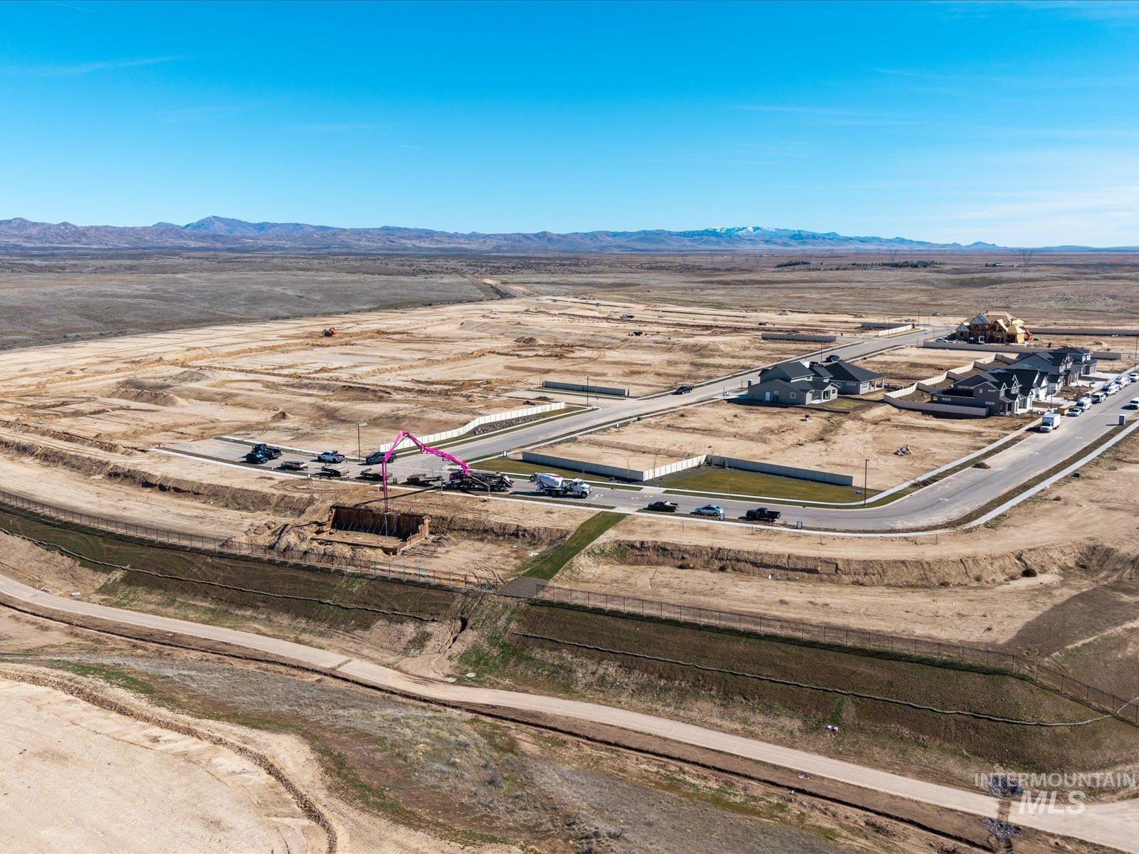 365 S Bumper Way, Boise, Idaho 83716, 3 Bedrooms, 2 Bathrooms, Residential For Sale, Price $489,900,MLS 98980723