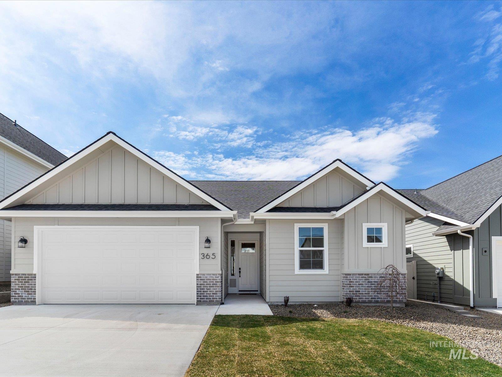 365 S Bumper Way, Boise, Idaho 83716, 3 Bedrooms, 2 Bathrooms, Residential For Sale, Price $489,900,MLS 98980723