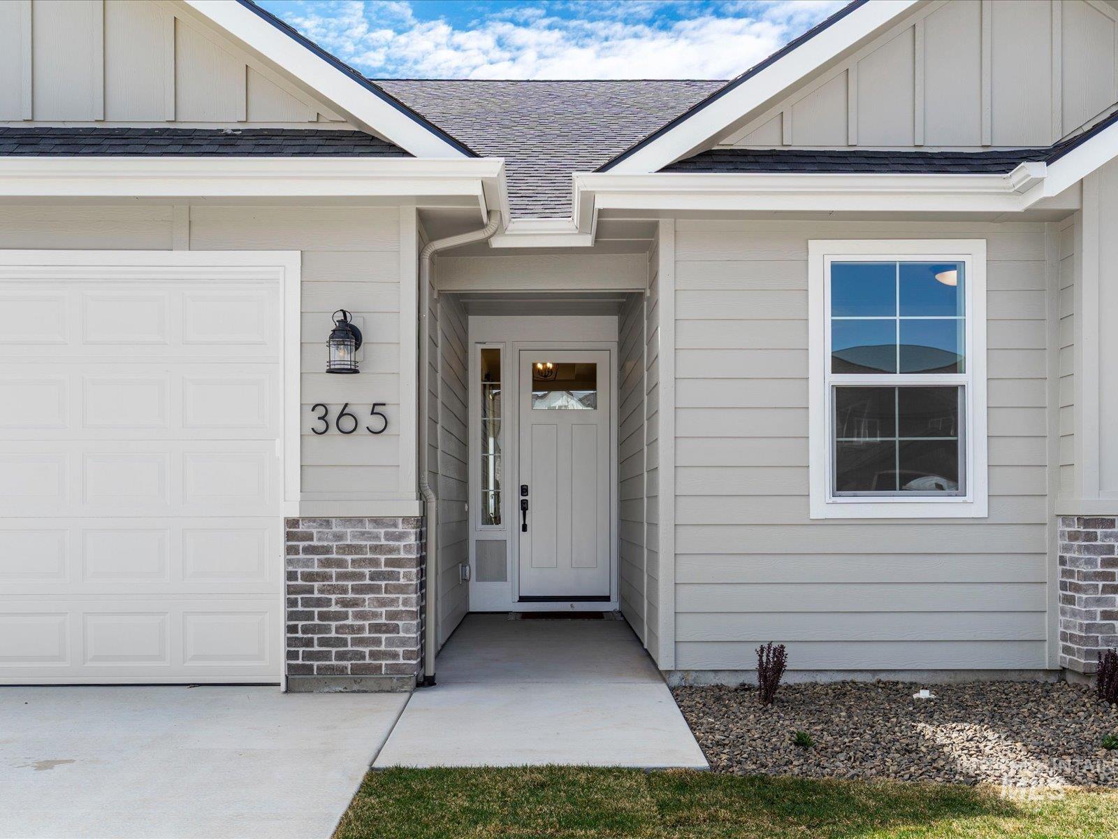 365 S Bumper Way, Boise, Idaho 83716, 3 Bedrooms, 2 Bathrooms, Residential For Sale, Price $489,900,MLS 98980723