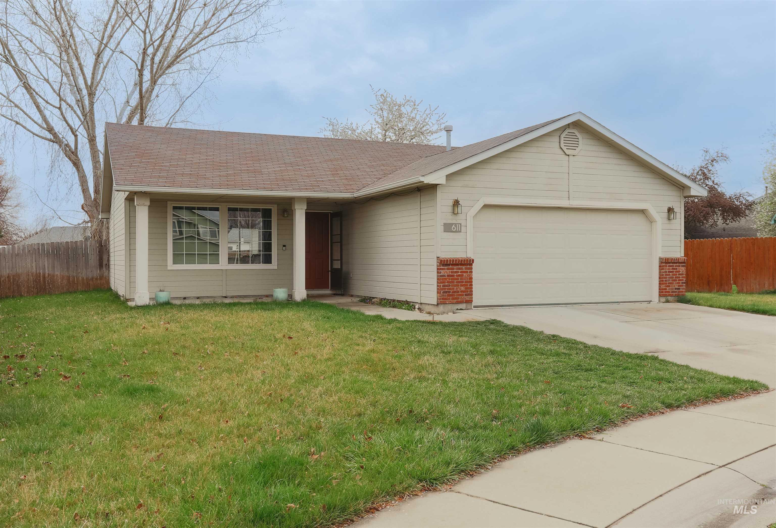 611 Chadham Ct, Fruitland, Idaho 83619, 3 Bedrooms, 2 Bathrooms, Residential For Sale, Price $320,000,MLS 98980727