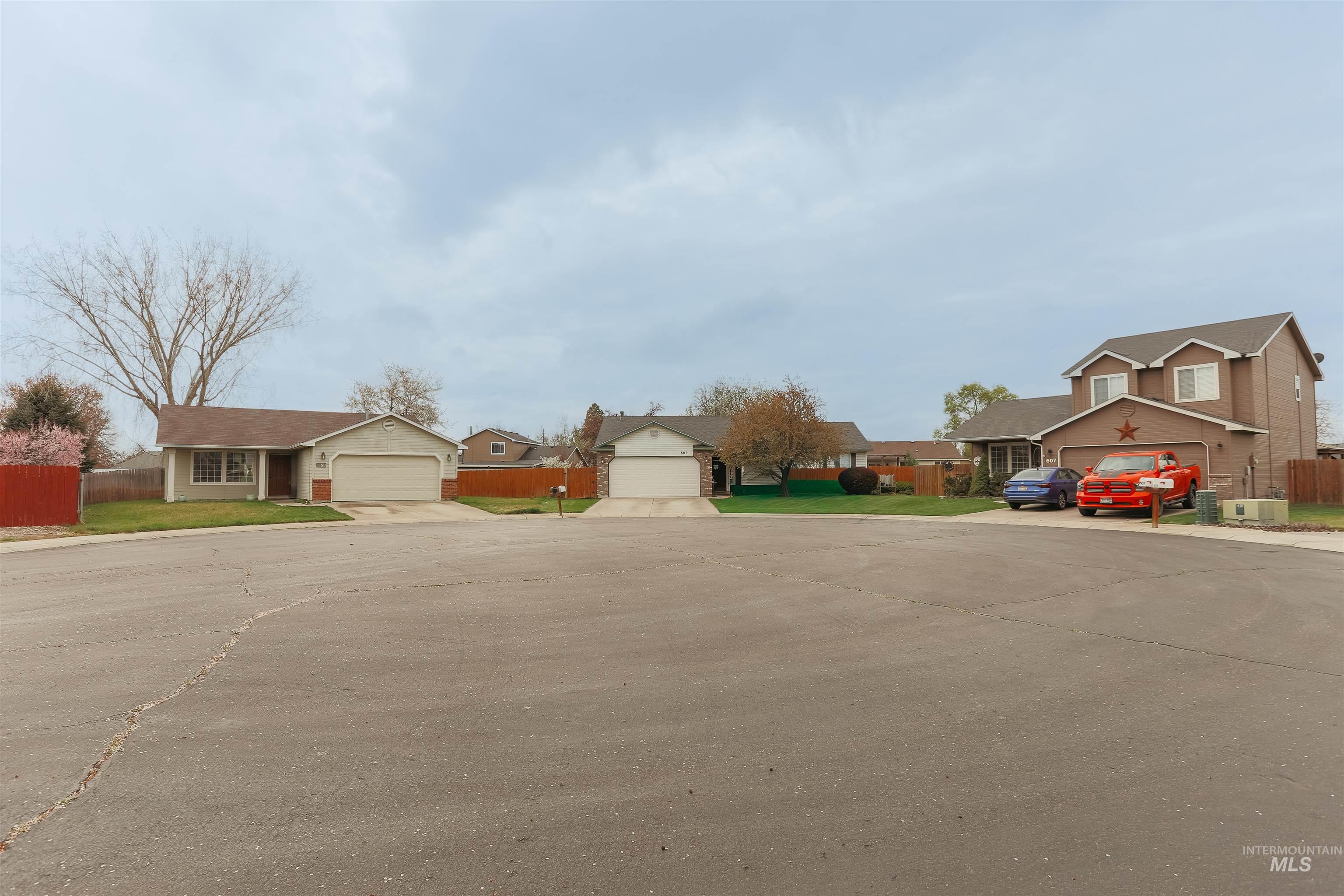 611 Chadham Ct, Fruitland, Idaho 83619, 3 Bedrooms, 2 Bathrooms, Residential For Sale, Price $320,000,MLS 98980727