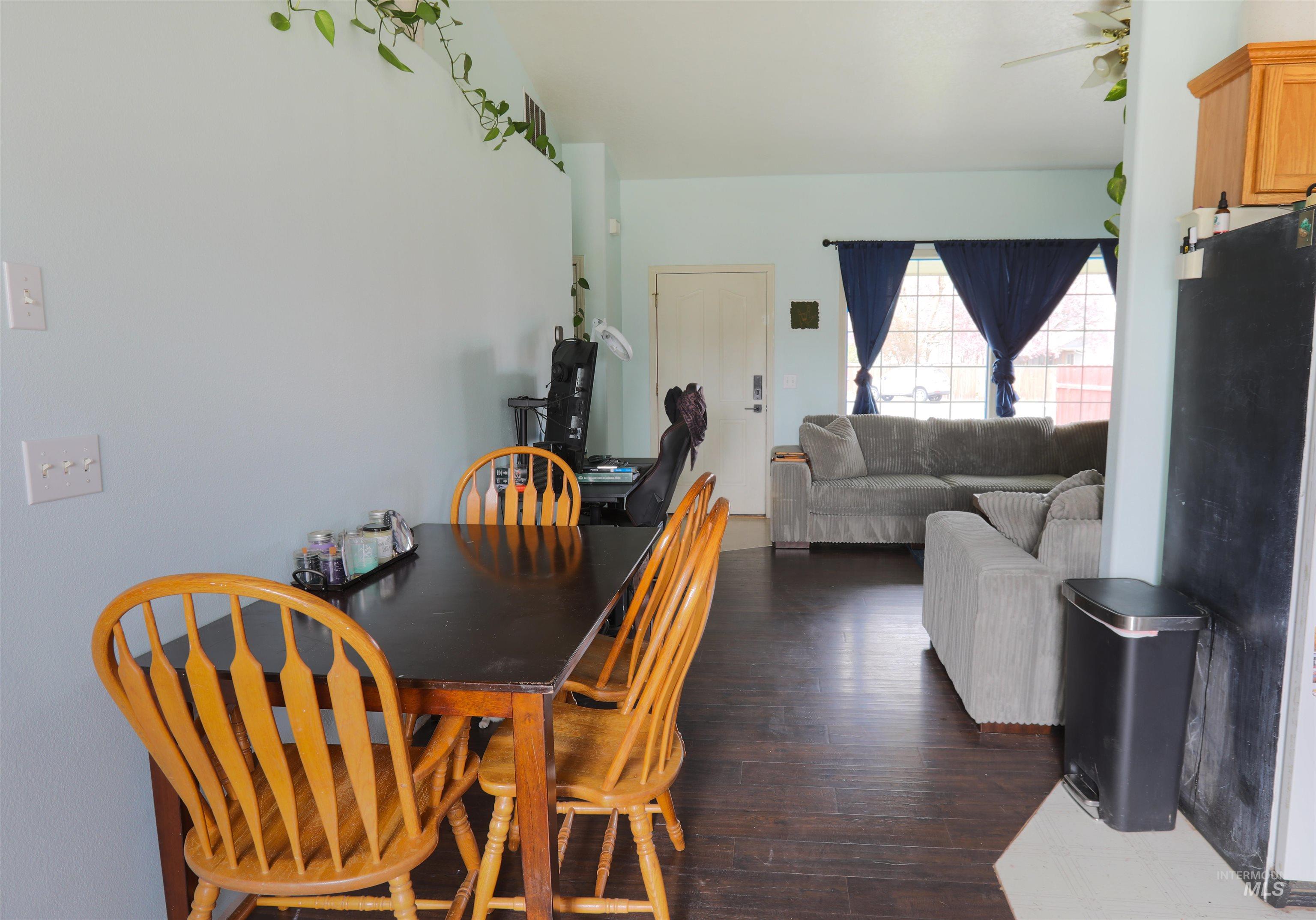 611 Chadham Ct, Fruitland, Idaho 83619, 3 Bedrooms, 2 Bathrooms, Residential For Sale, Price $320,000,MLS 98980727