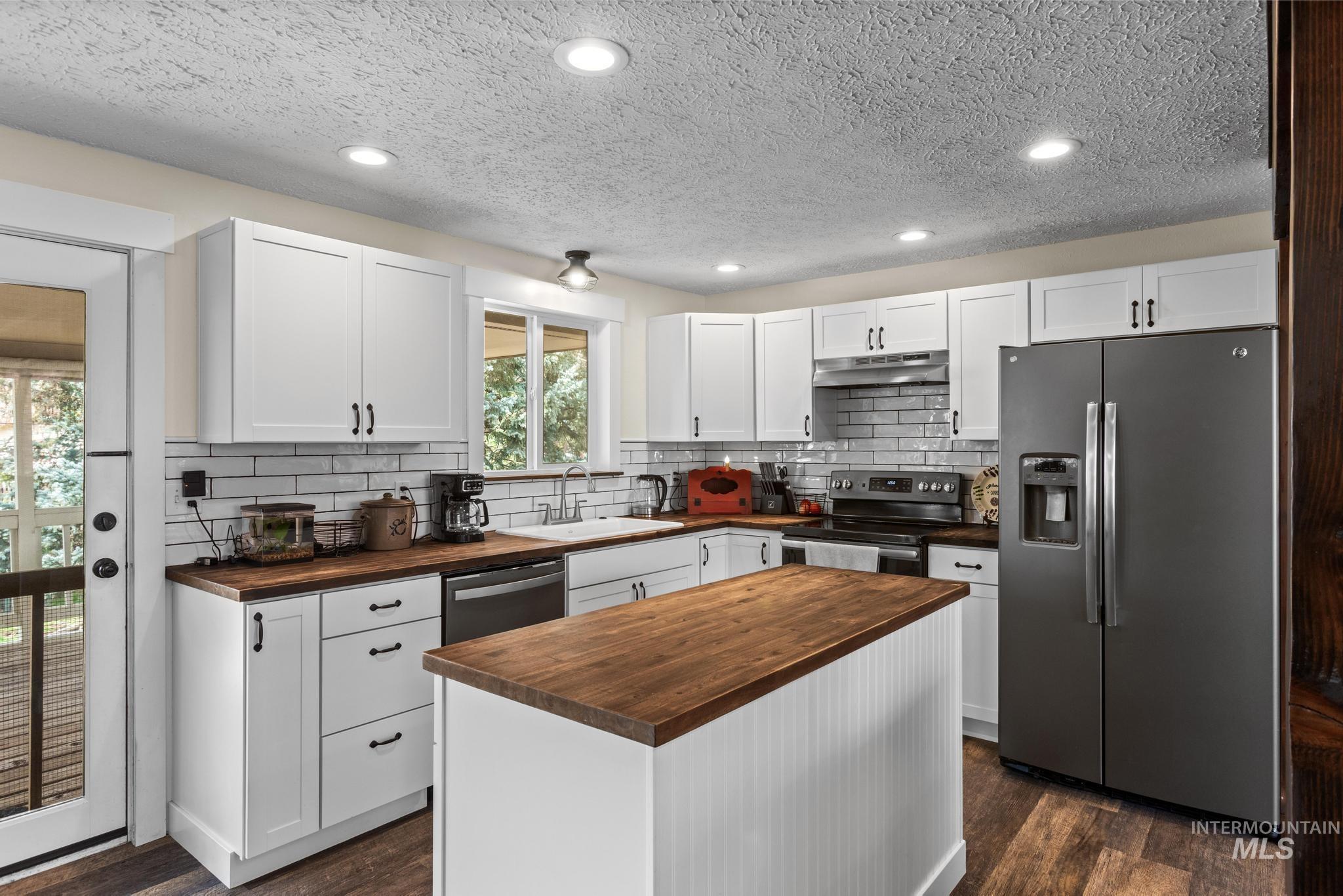 4715 N Sorrento, Boise, Idaho 83704, 4 Bedrooms, 2 Bathrooms, Residential For Sale, Price $559,990,MLS 98980729