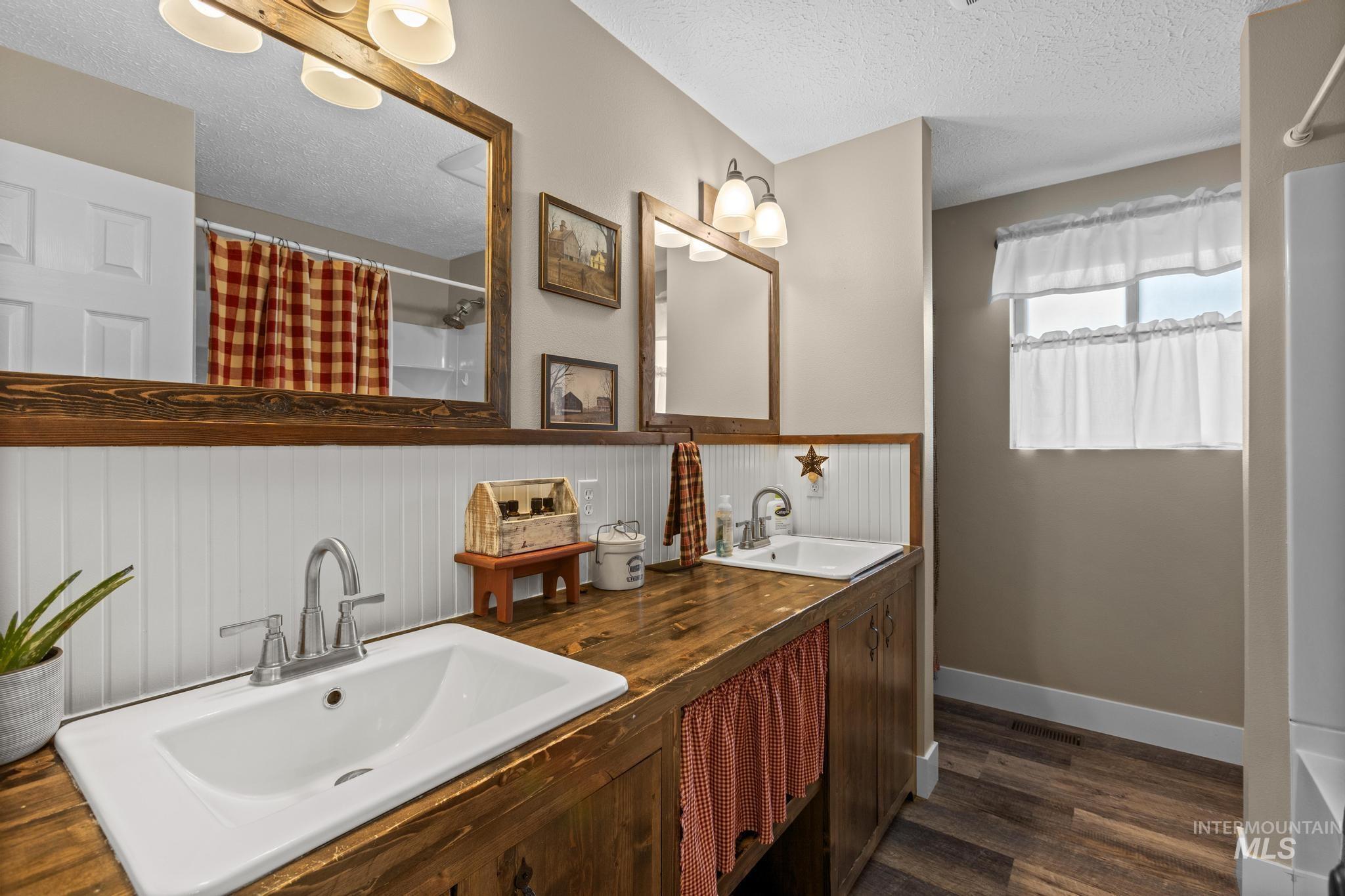 4715 N Sorrento, Boise, Idaho 83704, 4 Bedrooms, 2 Bathrooms, Residential For Sale, Price $559,990,MLS 98980729