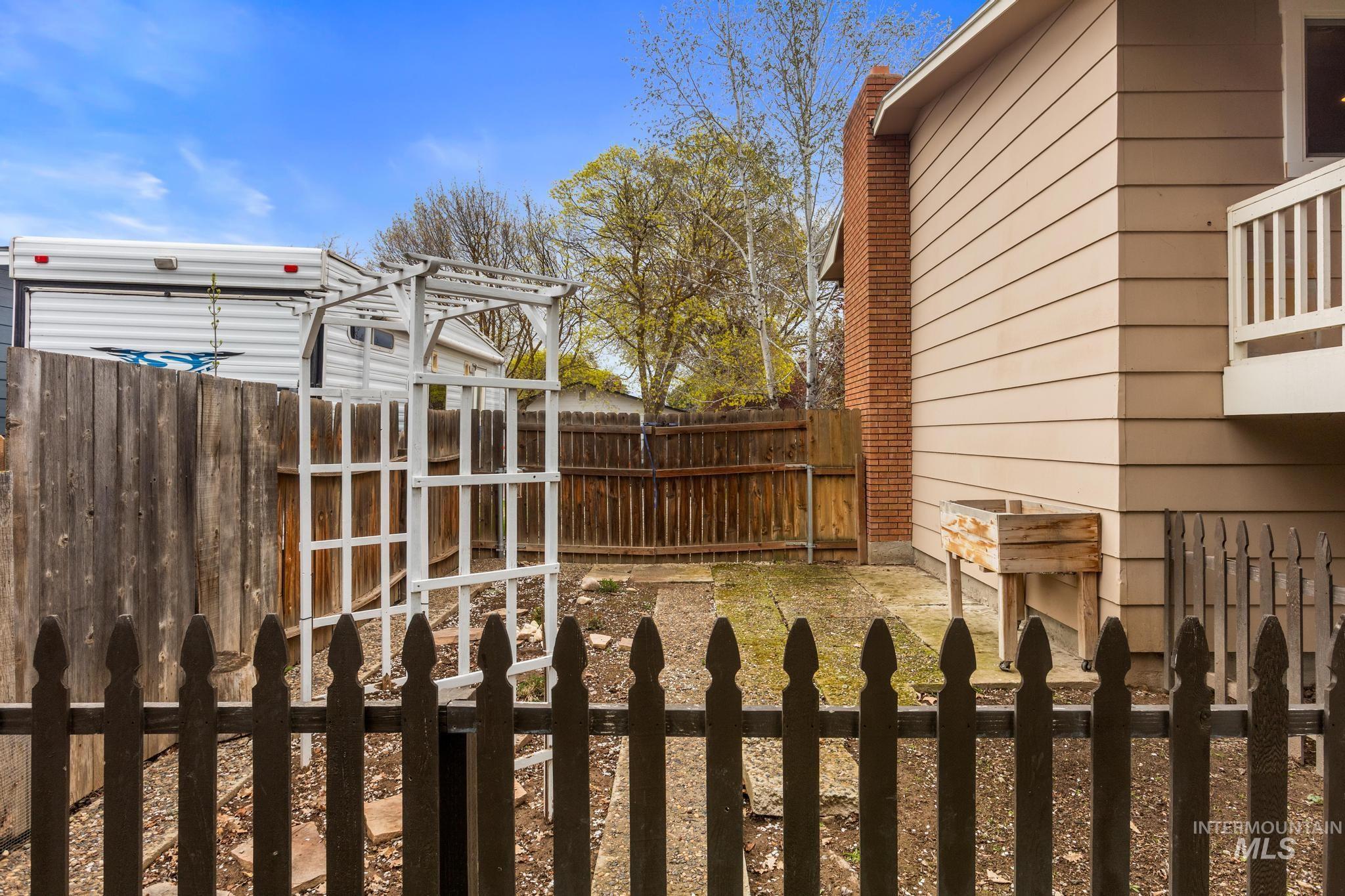 4715 N Sorrento, Boise, Idaho 83704, 4 Bedrooms, 2 Bathrooms, Residential For Sale, Price $559,990,MLS 98980729