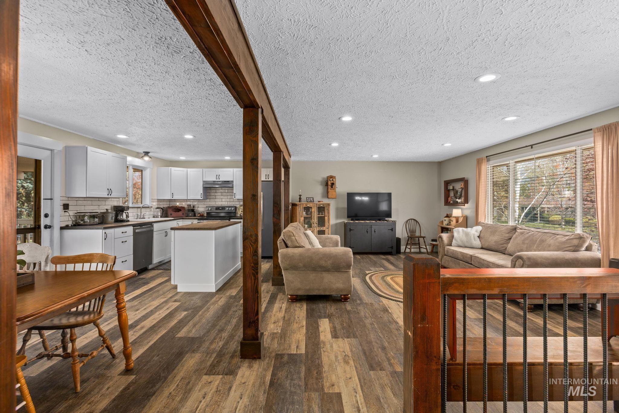 4715 N Sorrento, Boise, Idaho 83704, 4 Bedrooms, 2 Bathrooms, Residential For Sale, Price $559,990,MLS 98980729